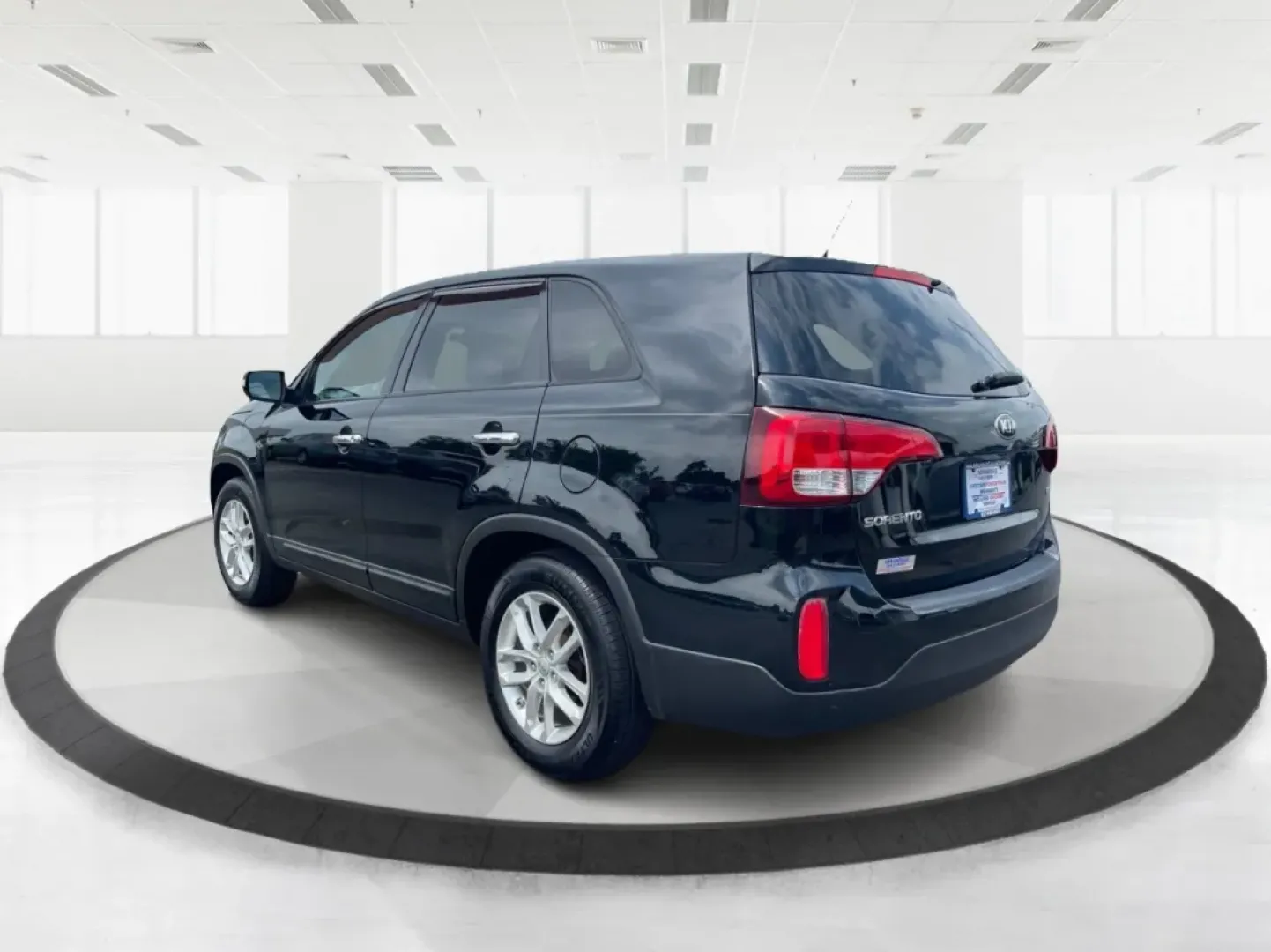 2015 Kia Sorento LX (5XYKT3A60FG) with an 2.4L I-4 gasoline direct injection engine, located at 1184 Kauffman Ave, Fairborn, OH, 45324, (937) 908-9800, 39.807072, -84.030914 - ### Discover Adventure with the 2015 Kia Sorento LX - Your Perfect Family SUV!<br /> <br /> Are you seeking the ideal vehicle for weekend getaways or daily commutes? Look no further! The 2015 Kia Sorento LX is the perfect SUV for growing families and adventure-seekers alike. With its spacious interi - Photo#4