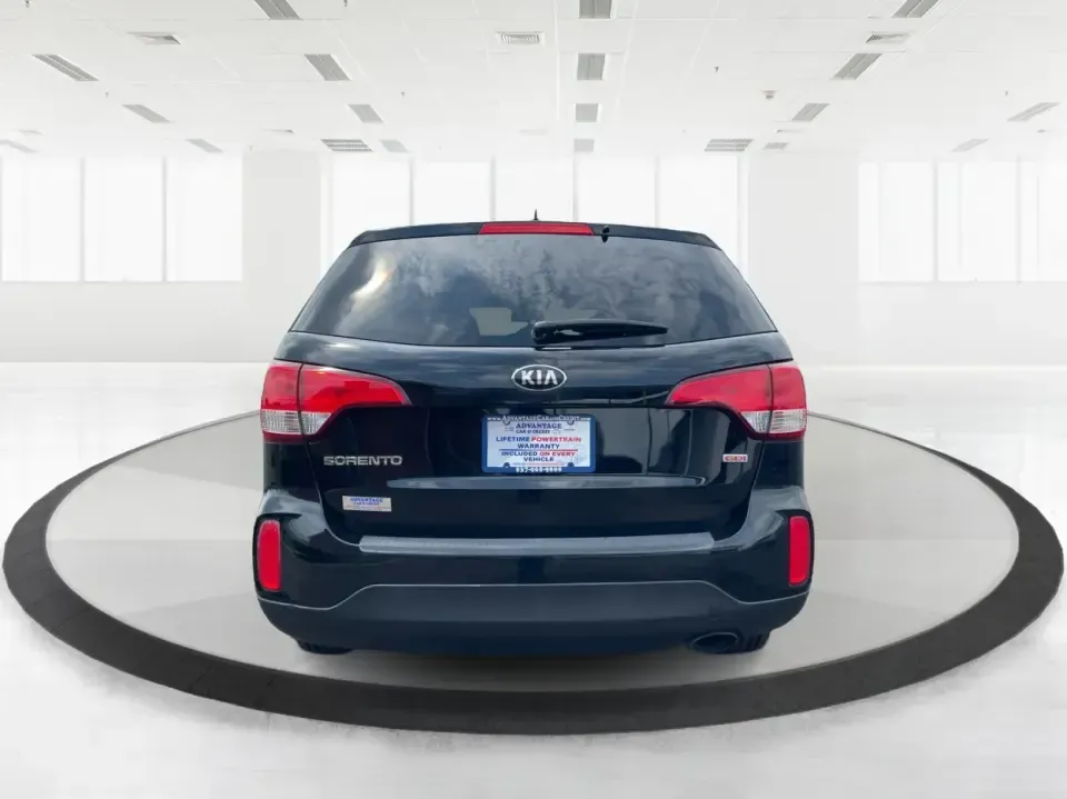 2015 Kia Sorento LX (5XYKT3A60FG) with an 2.4L I-4 gasoline direct injection engine, 6-Speed Automatic transmission, located at 1230 East Main St, Xenia, OH, 45385, (937) 908-9800, 39.688026, -83.910172 - ### Discover Adventure with the 2015 Kia Sorento LX - Your Perfect Family SUV!<br /> <br /> Are you seeking the ideal vehicle for weekend getaways or daily commutes? Look no further! The 2015 Kia Sorento LX is the perfect SUV for growing families and adventure-seekers alike. With its spacious interi - Photo#3