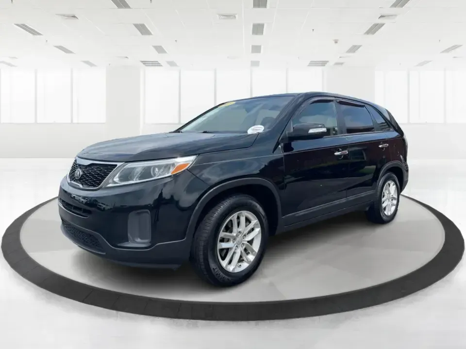 2015 Kia Sorento LX (5XYKT3A60FG) with an 2.4L I-4 gasoline direct injection engine, 6-Speed Automatic transmission, located at 401 Woodman Dr, Riverside, OH, 45431, (937) 908-9800, 39.760899, -84.123421 - ### Discover Adventure with the 2015 Kia Sorento LX - Your Perfect Family SUV!<br /> <br /> Are you seeking the ideal vehicle for weekend getaways or daily commutes? Look no further! The 2015 Kia Sorento LX is the perfect SUV for growing families and adventure-seekers alike. With its spacious interi - Photo#8