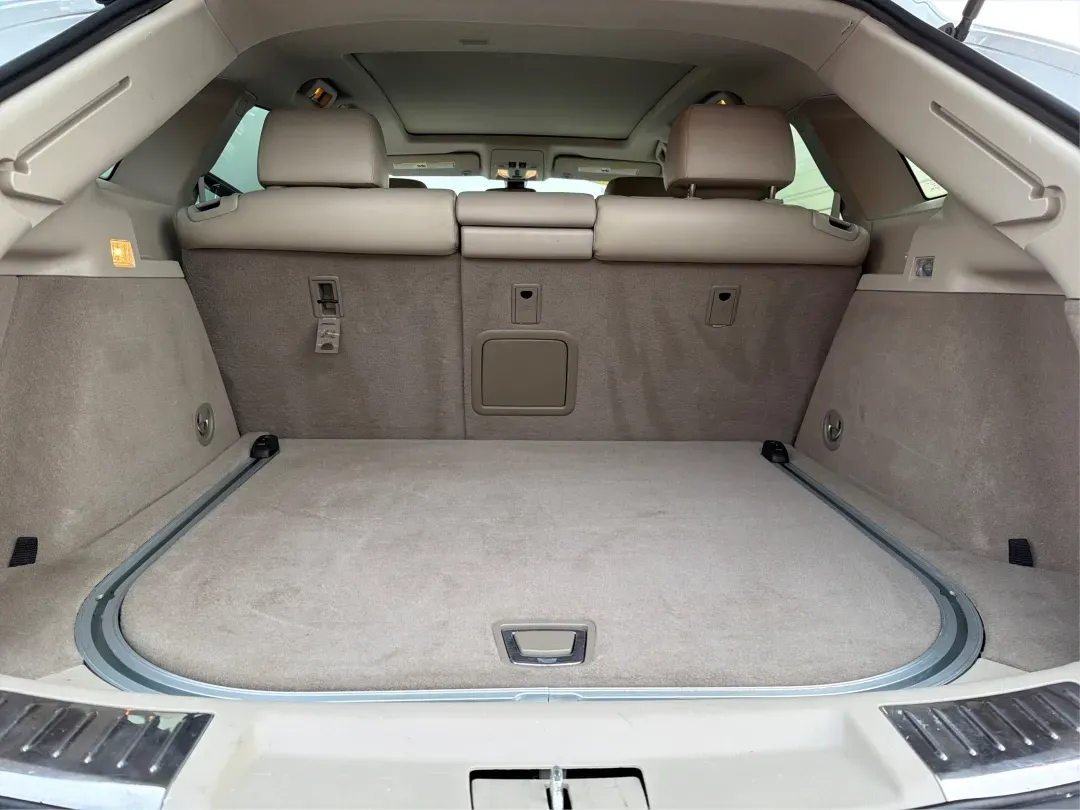 2013 White Cadillac SRX Luxury Collection (3GYFNCE32DS) with an 3.6L V6 DOHC 24V FFV engine, 6-Speed Automatic transmission, located at 8750 N County Rd 25A, Piqua, OH, 45356, (937) 908-9800, 40.164391, -84.232513 - 2013 Cadillac SRX Luxury Collection - Photo#12