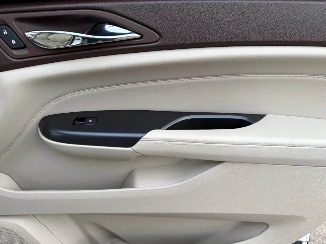 2013 White Cadillac SRX Luxury Collection (3GYFNCE32DS) with an 3.6L V6 DOHC 24V FFV engine, 6-Speed Automatic transmission, located at 401 Woodman Dr, Riverside, OH, 45431, (937) 908-9800, 39.760899, -84.123421 - ### Elevate Your Everyday with the 2013 Cadillac SRX Luxury Collection <br /> <br /> Are you searching for the perfect vehicle to enhance your family's lifestyle or your daily commute? Look no further than the stunning 2013 Cadillac SRX Luxury Collection, available now at Advantage Car and Credit in - Photo#19