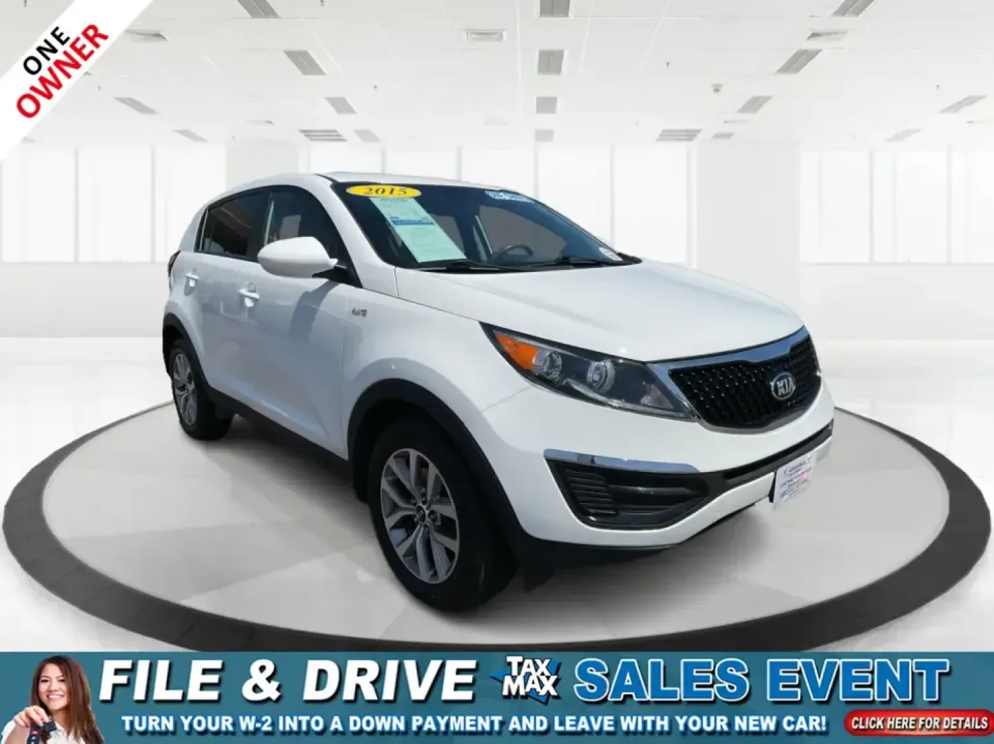 2015 Kia Sportage LX (KNDPBCAC7F7) with an 2.4L V6 DOHC 24V engine, 6-Speed Automatic transmission, located at 4508 South Dixie Dr, Moraine, OH, 45439, (937) 908-9800, 39.689976, -84.218452 - **Explore the Open Road with the 2015 Kia Sportage LX Perfect for Your Next Adventure!**<br /> <br /> Imagine hitting the open road with your loved ones, whether it's a weekend getaway or a daily commute. The 2015 Kia Sportage LX, available at Advantage Car and Credit in Fairborn, OH, is the ideal - Photo#0