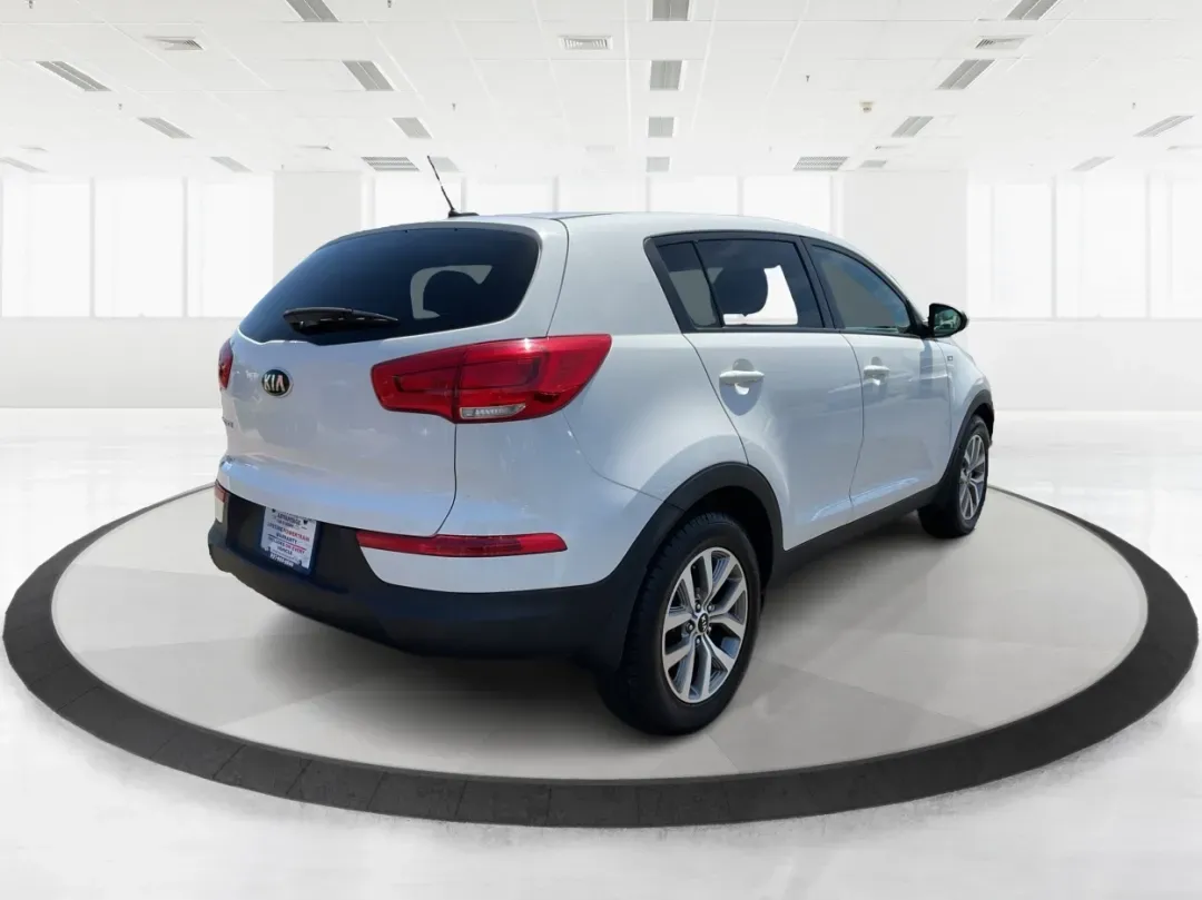 2015 Kia Sportage LX (KNDPBCAC7F7) with an Other engine, located at 880 E. National Road, Vandalia, OH, 45377, (937) 908-9800, 39.891918, -84.183594 - **Explore the Open Road with the 2015 Kia Sportage LX Perfect for Your Next Adventure!**<br /> <br /> Imagine hitting the open road with your loved ones, whether it's a weekend getaway or a daily commute. The 2015 Kia Sportage LX, available at Advantage Car and Credit in Fairborn, OH, is the ideal - Photo#2