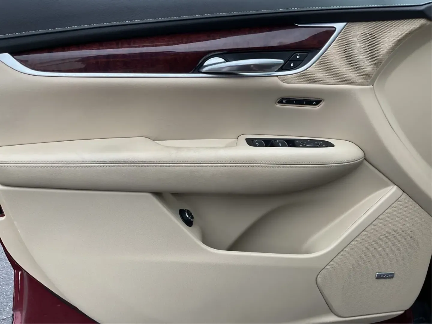 2017 Cadillac XT5 Luxury AWD (1GYKNDRS4HZ) with an 3.6L V6 DOHC 24V engine, 8-Speed Automatic transmission, located at 8750 N County Rd 25A, Piqua, OH, 45356, (937) 908-9800, 40.164391, -84.232513 - **Discover the Perfect Blend of Luxury and Functionality with the 2017 Cadillac XT5 at Jamestown Auto Sales!**<br /> <br /> Are you searching for a vehicle that seamlessly fits into your busy lifestyle while offering the luxurious comfort you deserve? Look no further than the 2017 Cadillac XT5 Luxur - Photo#18