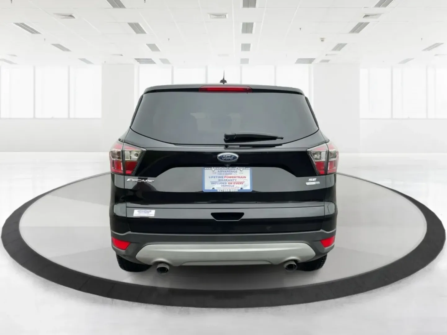 2017 Ford Escape SE (1FMCU9GD0HU) with an Other engine, located at 1230 East Main St, Xenia, OH, 45385, (937) 908-9800, 39.688026, -83.910172 - **Explore New Adventures with the 2017 Ford Escape SE - Your Perfect Companion for Every Journey!**<br /> <br /> Imagine embarking on spontaneous weekend getaways or daily commutes with absolute confidence and comfort. The 2017 Ford Escape SE, now available at Advantage Car and Credit in Fairborn, O - Photo#3