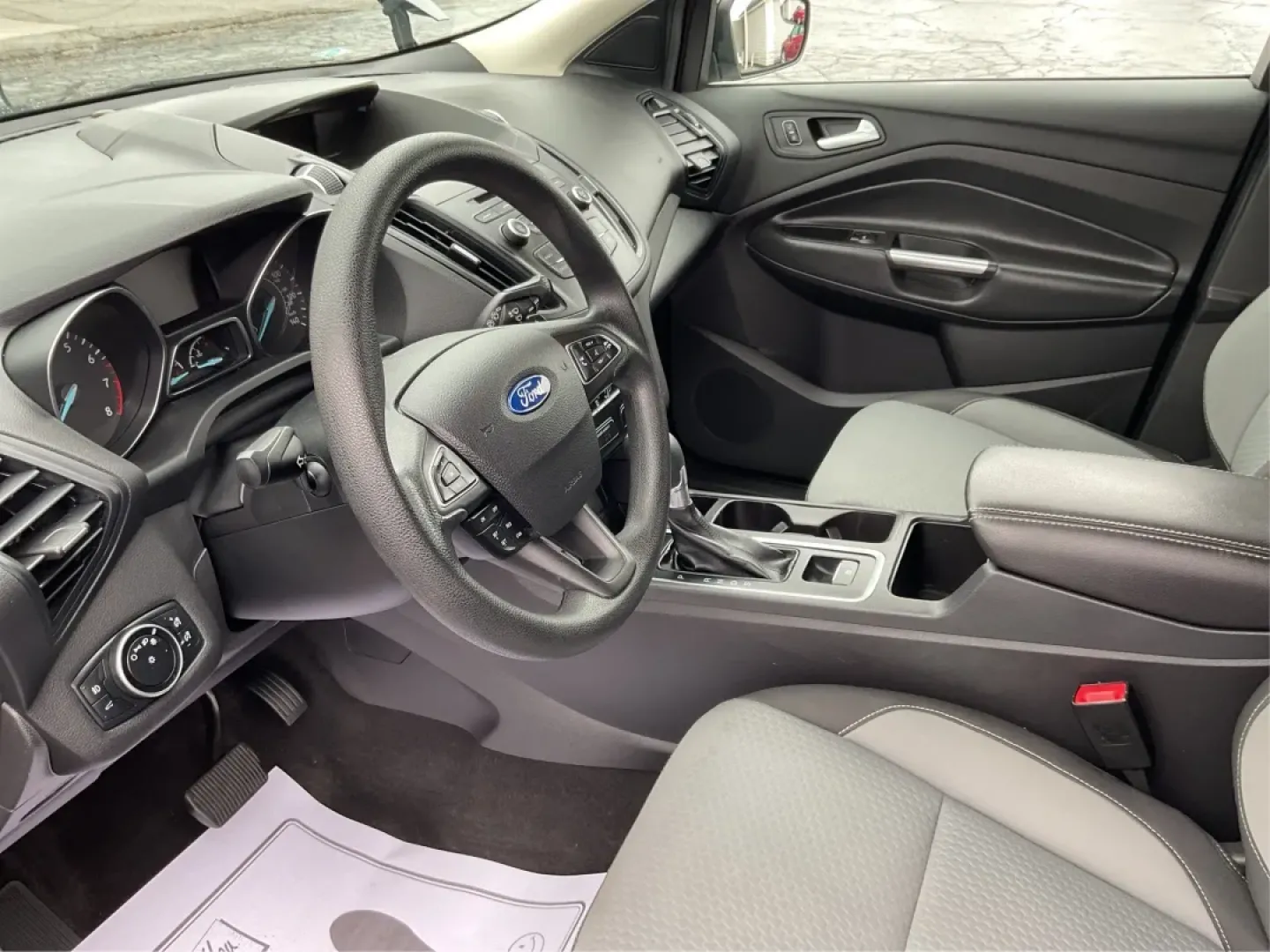 2017 Ford Escape SE (1FMCU9GD0HU) with an Other engine, located at 1230 East Main St, Xenia, OH, 45385, (937) 908-9800, 39.688026, -83.910172 - **Explore New Adventures with the 2017 Ford Escape SE - Your Perfect Companion for Every Journey!**<br /> <br /> Imagine embarking on spontaneous weekend getaways or daily commutes with absolute confidence and comfort. The 2017 Ford Escape SE, now available at Advantage Car and Credit in Fairborn, O - Photo#9