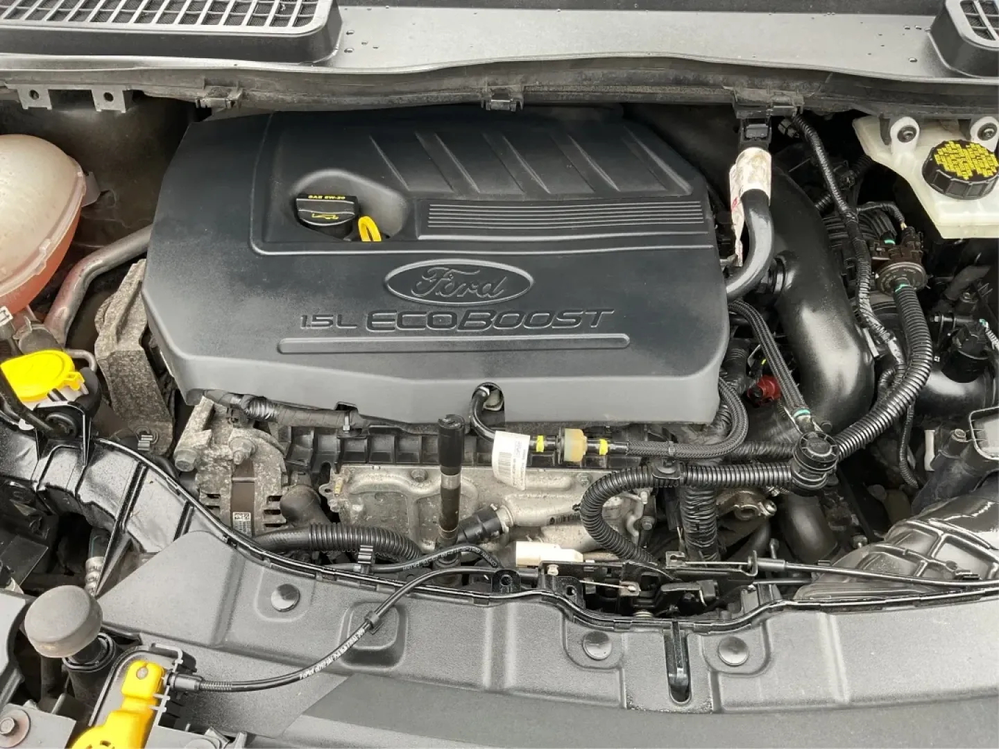 2017 Ford Escape SE (1FMCU9GD0HU) with an Other engine, located at 1230 East Main St, Xenia, OH, 45385, (937) 908-9800, 39.688026, -83.910172 - **Explore New Adventures with the 2017 Ford Escape SE - Your Perfect Companion for Every Journey!**<br /> <br /> Imagine embarking on spontaneous weekend getaways or daily commutes with absolute confidence and comfort. The 2017 Ford Escape SE, now available at Advantage Car and Credit in Fairborn, O - Photo#11