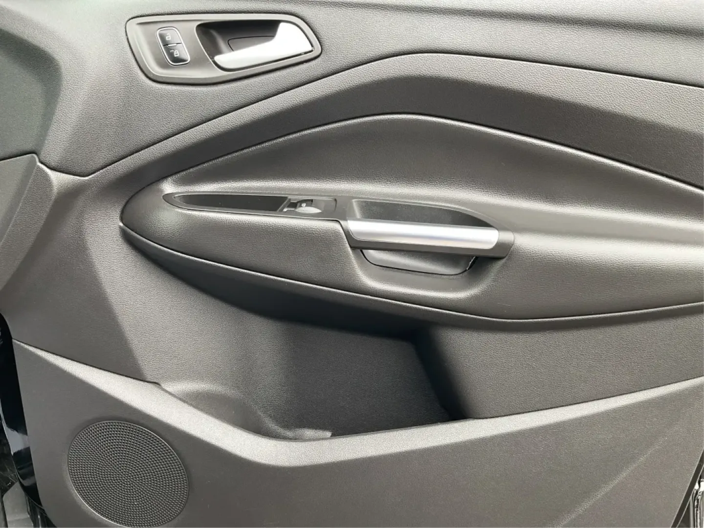 2017 Ford Escape SE (1FMCU9GD0HU) with an Other engine, located at 1230 East Main St, Xenia, OH, 45385, (937) 908-9800, 39.688026, -83.910172 - **Explore New Adventures with the 2017 Ford Escape SE - Your Perfect Companion for Every Journey!**<br /> <br /> Imagine embarking on spontaneous weekend getaways or daily commutes with absolute confidence and comfort. The 2017 Ford Escape SE, now available at Advantage Car and Credit in Fairborn, O - Photo#20