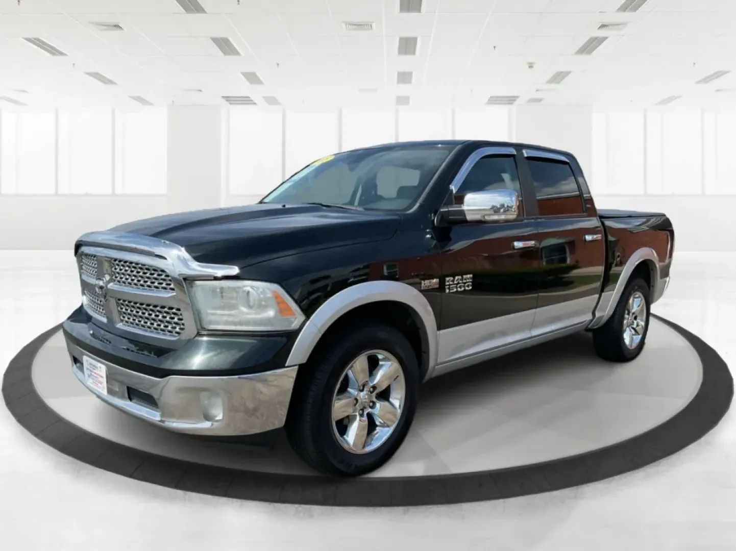 2015 Ram 1500 Laramie Crew Cab SWB 4WD (1C6RR7NT7FS) with an 5.7L V8 OHV 16V engine, 8-Speed Automatic transmission, located at 1230 East Main St, Xenia, OH, 45385, (937) 908-9800, 39.688026, -83.910172 - **Unlock Your Weekend Adventures with the 2015 Ram 1500 Laramie Crew Cab 4WD at Jamestown Auto Sales!**<br /> <br /> Are you ready to elevate your lifestyle with a vehicle that combines power, comfort, and versatility? Look no further than this 2015 Ram 1500 Laramie Crew Cab SWB, the ultimate truck - Photo#8