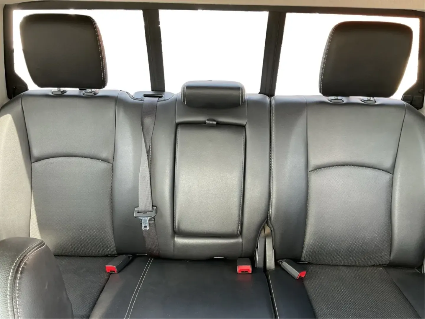 2015 Ram 1500 Laramie Crew Cab SWB 4WD (1C6RR7NT7FS) with an 5.7L V8 OHV 16V engine, 8-Speed Automatic transmission, located at 1230 East Main St, Xenia, OH, 45385, (937) 908-9800, 39.688026, -83.910172 - **Unlock Your Weekend Adventures with the 2015 Ram 1500 Laramie Crew Cab 4WD at Jamestown Auto Sales!**<br /> <br /> Are you ready to elevate your lifestyle with a vehicle that combines power, comfort, and versatility? Look no further than this 2015 Ram 1500 Laramie Crew Cab SWB, the ultimate truck - Photo#14