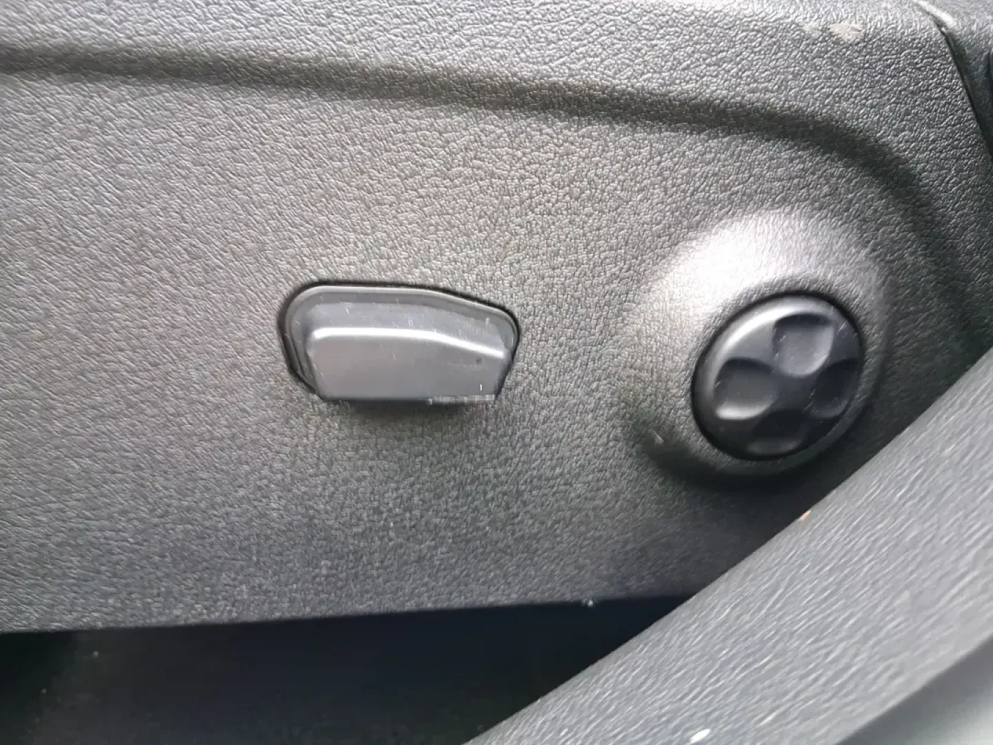 2019 Dodge Journey GT (3C4PDCEG2KT) with an 3.6L V6 DOHC 24V engine, 6-Speed Automatic transmission, located at 1184 Kauffman Ave, Fairborn, OH, 45324, (937) 908-9800, 39.807072, -84.030914 - Load up the family, point the nose toward a weekend getaway, and enjoy the kind of space and V6 confidence that makes everyday errands feel easy-this 2019 Dodge Journey GT is a smart pick for commuters, growing families, and budget-conscious buyers who want an SUV that's ready for real life in Fairb - Photo#18