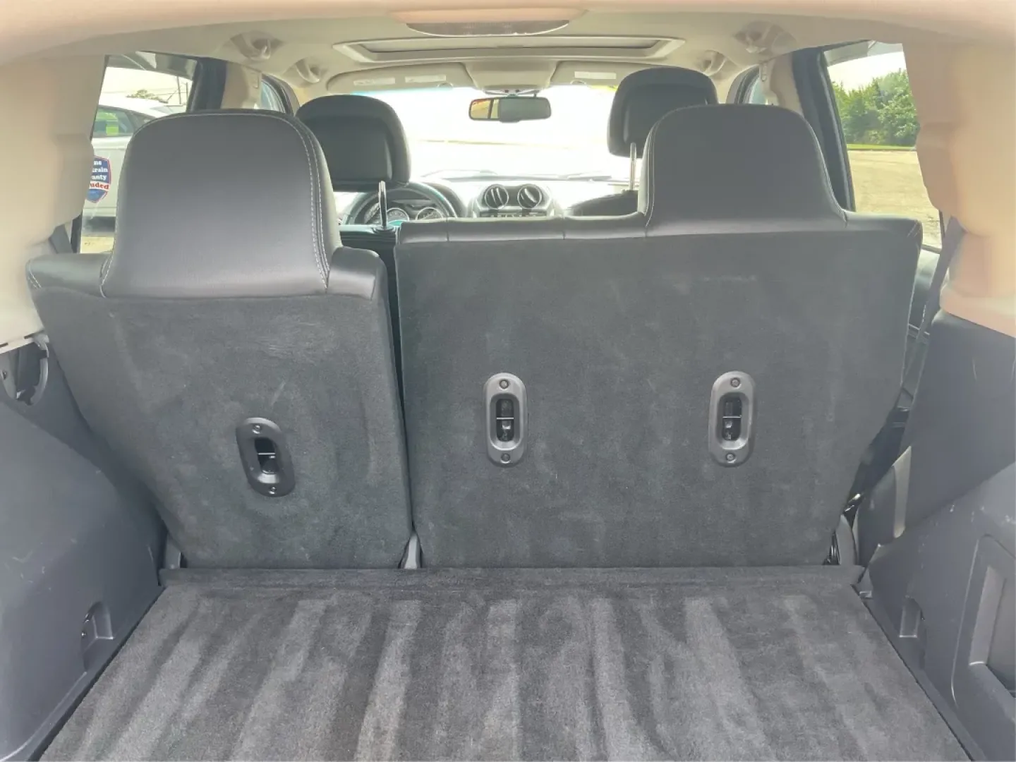 2016 Jeep Compass High Altitude Edition (1C4NJDEB2GD) with an 2.4L I-4 DOHC engine, located at 4508 South Dixie Dr, Moraine, OH, 45439, (937) 908-9800, 39.689976, -84.218452 - **Adventure Awaits with this 2016 Jeep Compass High Altitude Edition!**<br /> <br /> Are you ready to elevate your driving experience? Perfect for weekend getaways or long commutes, this 2016 Jeep Compass High Altitude Edition is designed to tackle any journey with confidence and style. At Advantage - Photo#11