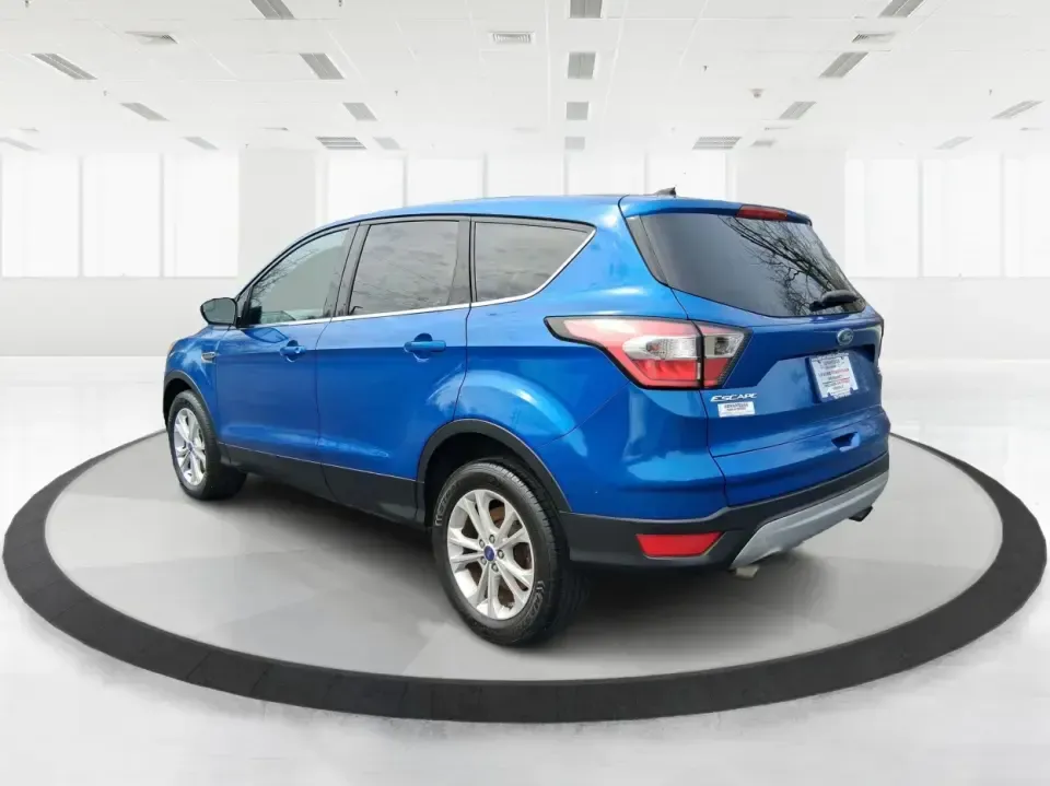 2017 Ford Escape SE 4WD (1FMCU9G93HU) with an 2.0L L4 DOHC 16V engine, 6-Speed Automatic transmission, located at 1230 East Main St, Xenia, OH, 45385, (937) 908-9800, 39.688026, -83.910172 - Discover the ultimate blend of comfort, capability, and style with the 2017 Ford Escape SE 4WD, a perfect companion for families on the go or adventurers seeking their next weekend thrill. With its spacious interior and robust features, this SUV is designed for those who lead an active lifestyle, ma - Photo#4