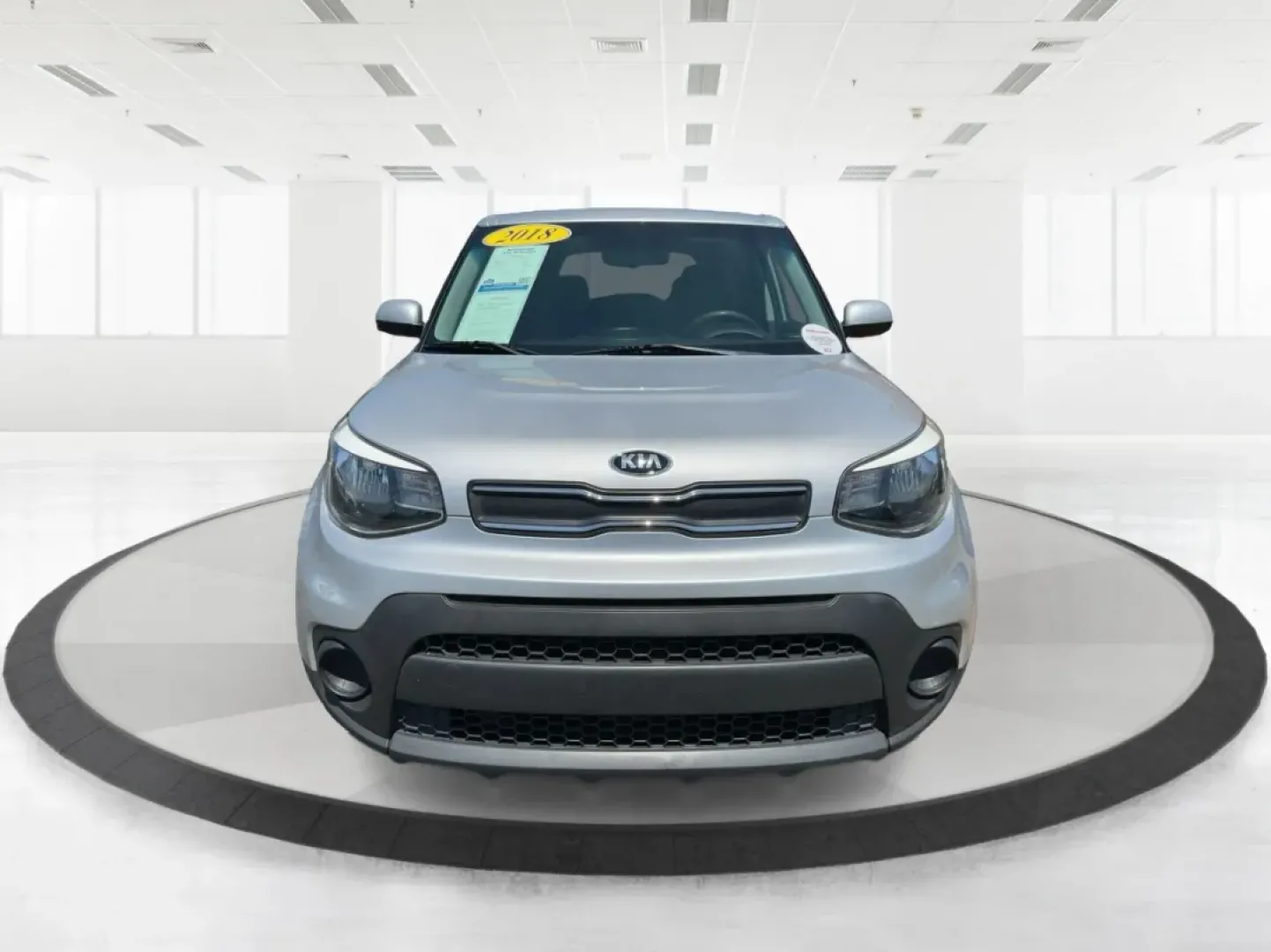 2018 Kia Soul Base 6A (KNDJN2A29J7) with an 1.6L L4 DOHC 16V engine, 6-Speed Automatic transmission, located at 1230 East Main St, Xenia, OH, 45385, (937) 908-9800, 39.688026, -83.910172 - Are you looking for the perfect vehicle to enhance your daily routine or empower your weekend adventures? Look no further! The 2018 Kia Soul Base 6A is here to redefine your driving experience, offering the ideal blend of comfort, style, and versatility. Whether you're commuting to work, shuttling y - Photo#7
