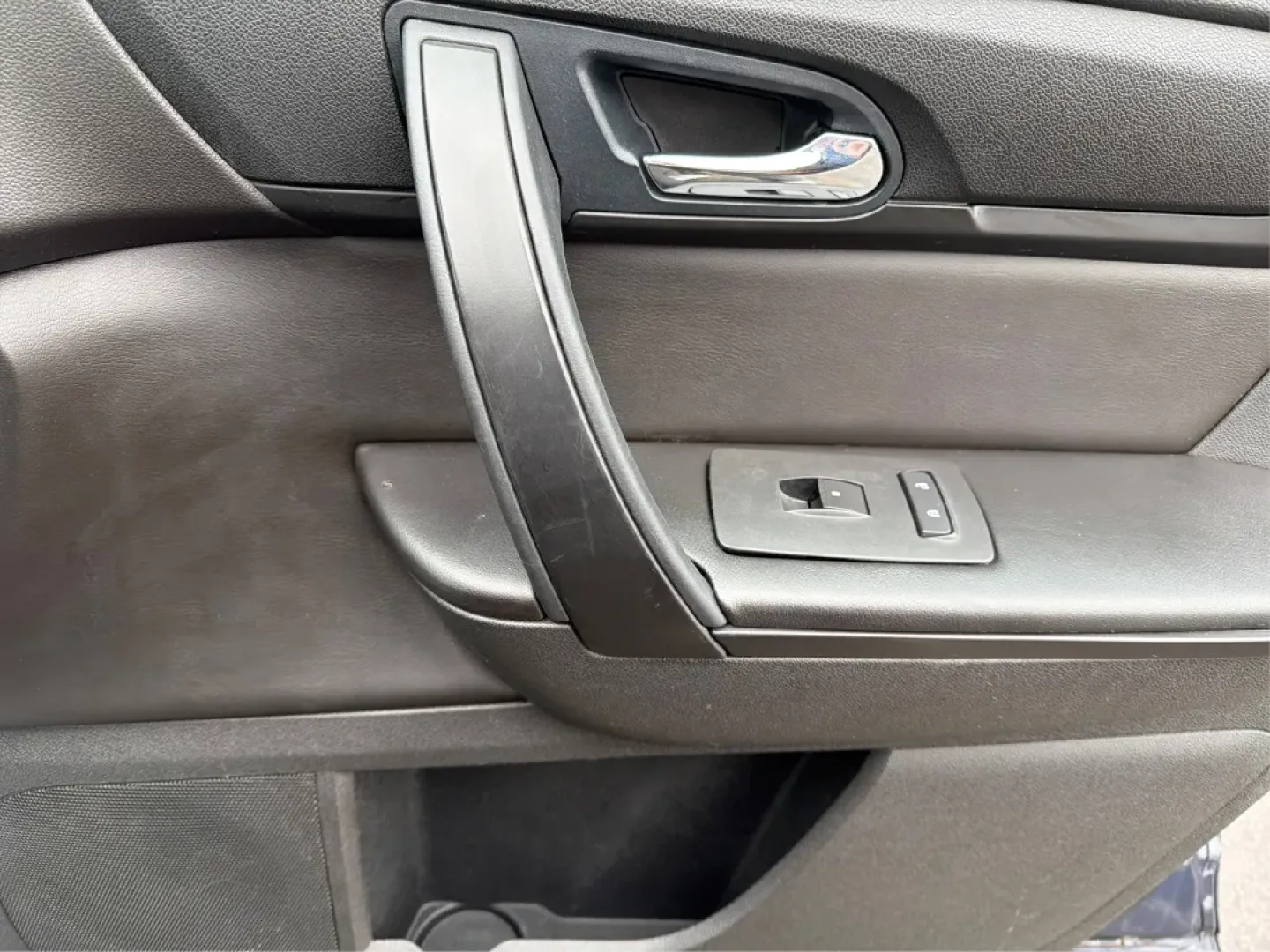 2017 Chevrolet Traverse 1LT AWD (1GNKVGKD7HJ) with an 3.6L V6 DOHC 24V engine, 6-Speed Automatic transmission, located at 8750 N County Rd 25A, Piqua, OH, 45356, (937) 908-9800, 40.164391, -84.232513 - Third Row - Photo#20