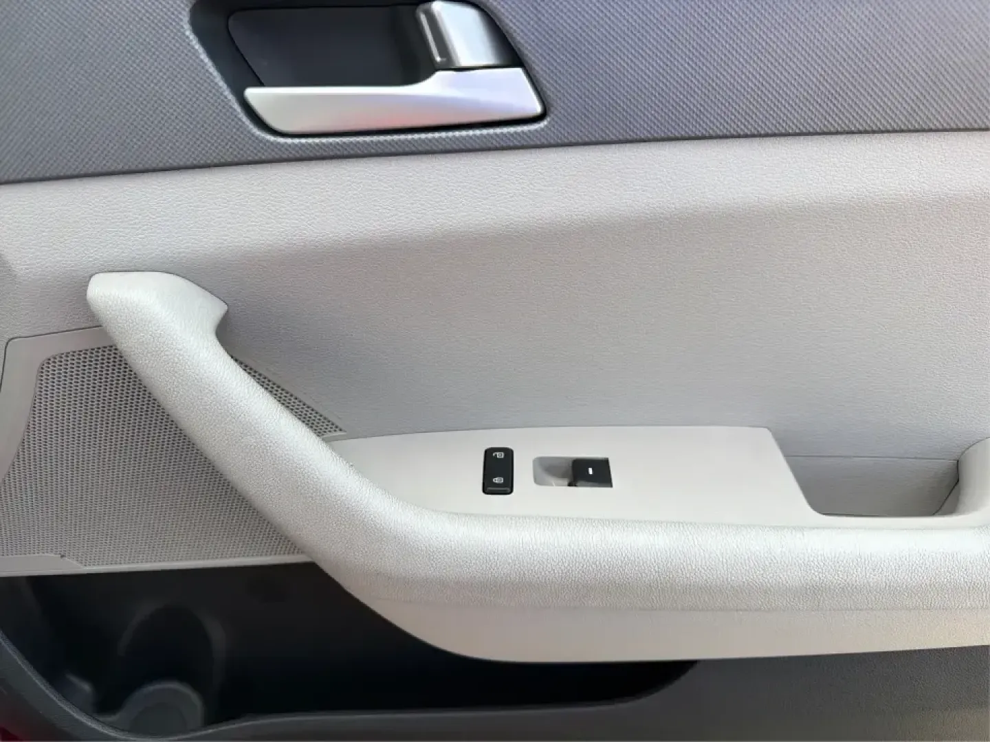 2017 Hyundai Sonata SE (5NPE24AF8HH) with an 2.4L L4 DOHC 16V engine, 7-Speed Automatic transmission, located at 1951 S Dayton Lakeview Rd., New Carlisle, OH, 45344, (937) 908-9800, 39.890999, -84.050255 - Ready for a dependable commuter that still looks sharp pulling into work, school pickup, or a weekend dinner in town? This Scarlet Red 2017 Hyundai Sonata SE is a practical, comfortable sedan that fits real-life schedules in Piqua, Ohio-whether you're cruising up N County Rd 25A, heading toward I75 - Photo#18