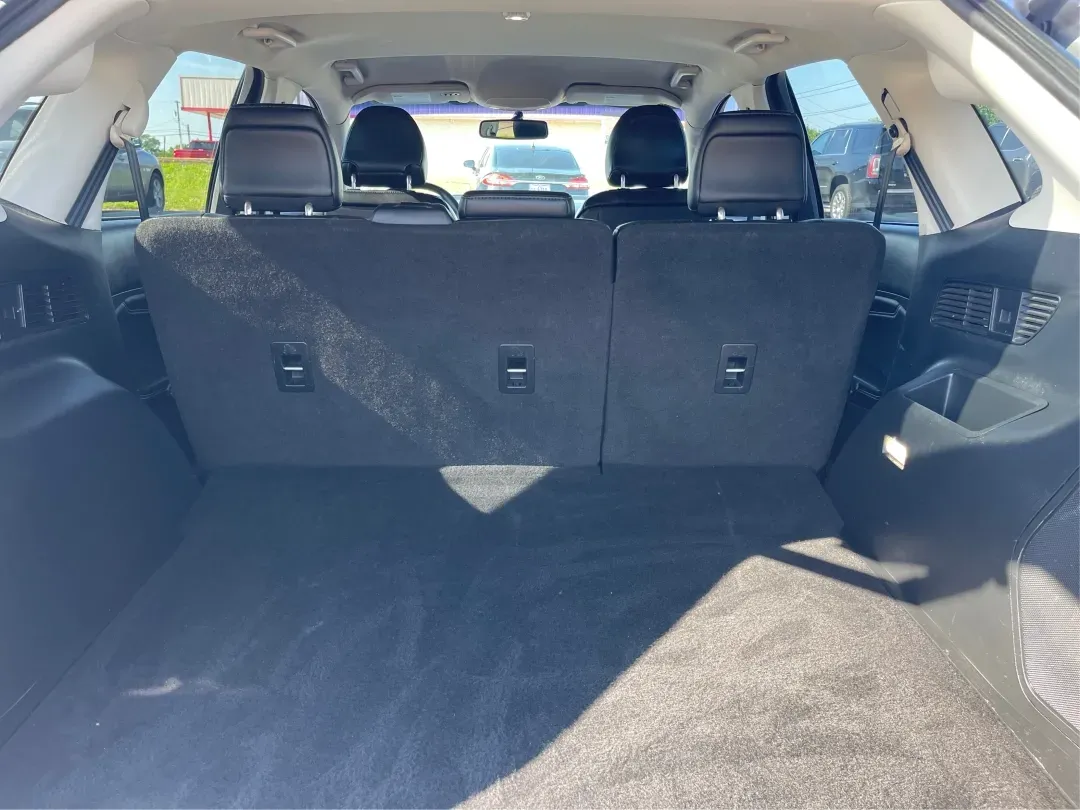 2017 Ford Edge Titanium (2FMPK3K98HB) with an Other engine, located at 1230 East Main St, Xenia, OH, 45385, (937) 908-9800, 39.688026, -83.910172 - **Embrace the Road with the 2017 Ford Edge Titanium at Advantage Car and Credit!**<br /> <br /> Are you searching for the perfect vehicle to elevate your family adventures, accommodate your daily commute, or tackle weekend getaways? Look no further than this stunning 2017 Ford Edge Titanium, now ava - Photo#12