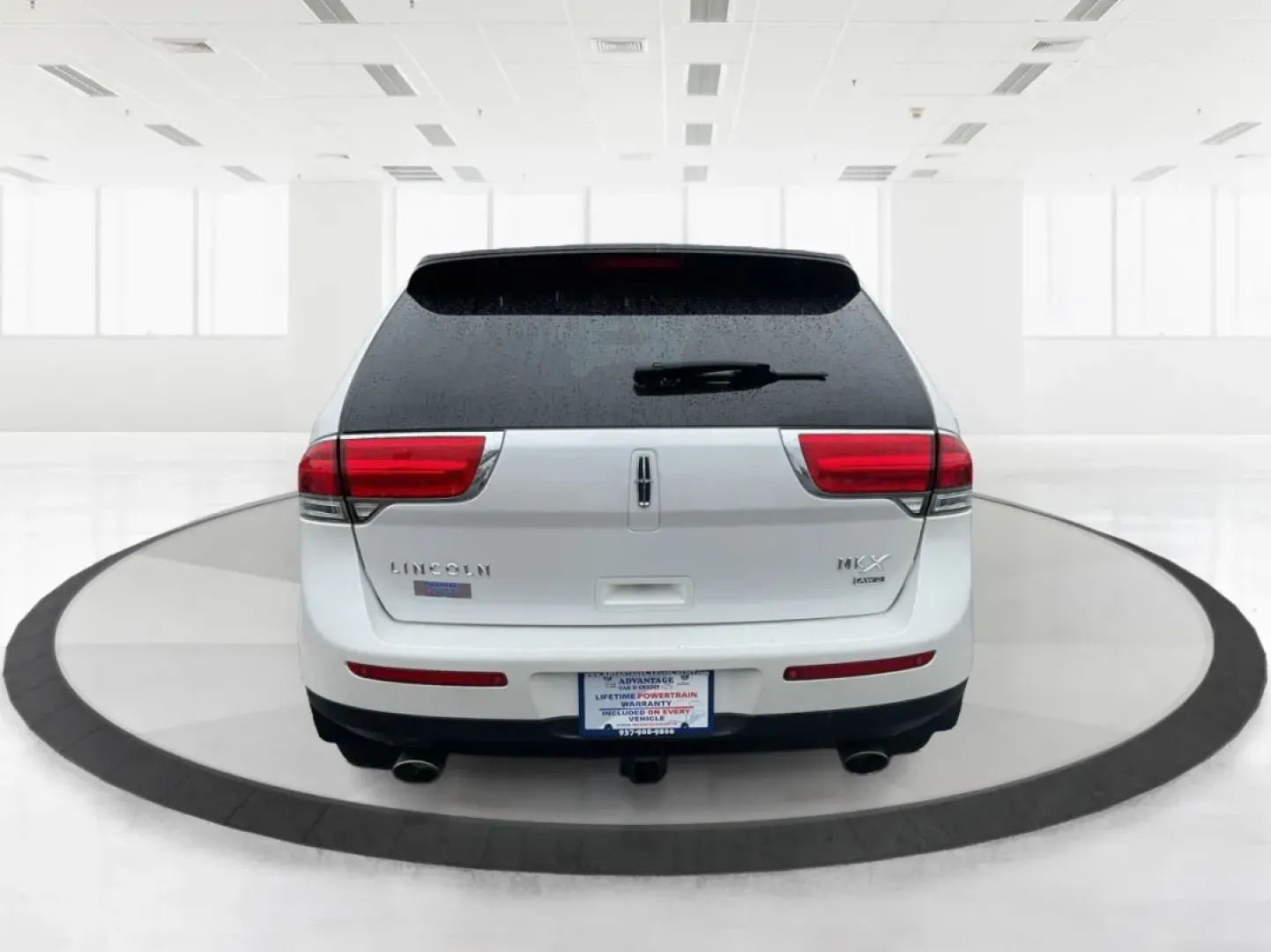 2014 Lincoln MKX Base (2LMDJ8JK4EB) with an Other engine, located at 1230 East Main St, Xenia, OH, 45385, (937) 908-9800, 39.688026, -83.910172 - **Discover Adventure with the 2014 Lincoln MKX Your Ticket to an Elevated Lifestyle**<br /> <br /> Are you in search of a vehicle that perfectly balances luxury and functionality? Look no further than the 2014 Lincoln MKX, a standout option for those who value comfort and style, whether you're navi - Photo#3