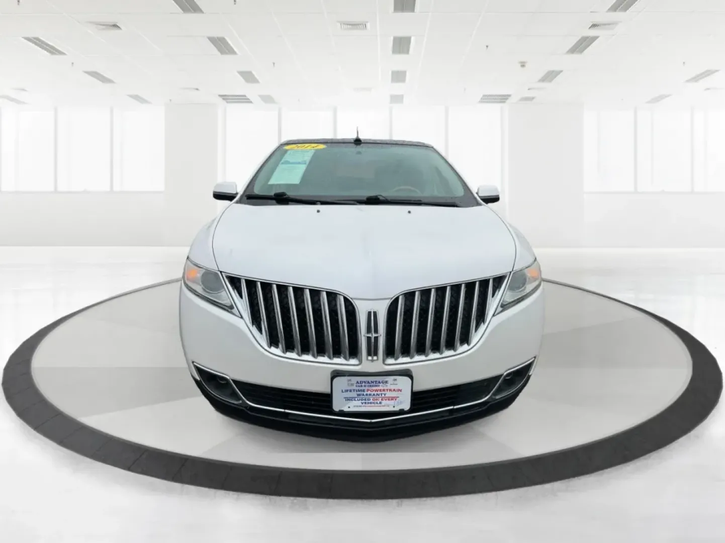 2014 Lincoln MKX Base (2LMDJ8JK4EB) with an Other engine, located at 1230 East Main St, Xenia, OH, 45385, (937) 908-9800, 39.688026, -83.910172 - **Discover Adventure with the 2014 Lincoln MKX Your Ticket to an Elevated Lifestyle**<br /> <br /> Are you in search of a vehicle that perfectly balances luxury and functionality? Look no further than the 2014 Lincoln MKX, a standout option for those who value comfort and style, whether you're navi - Photo#7