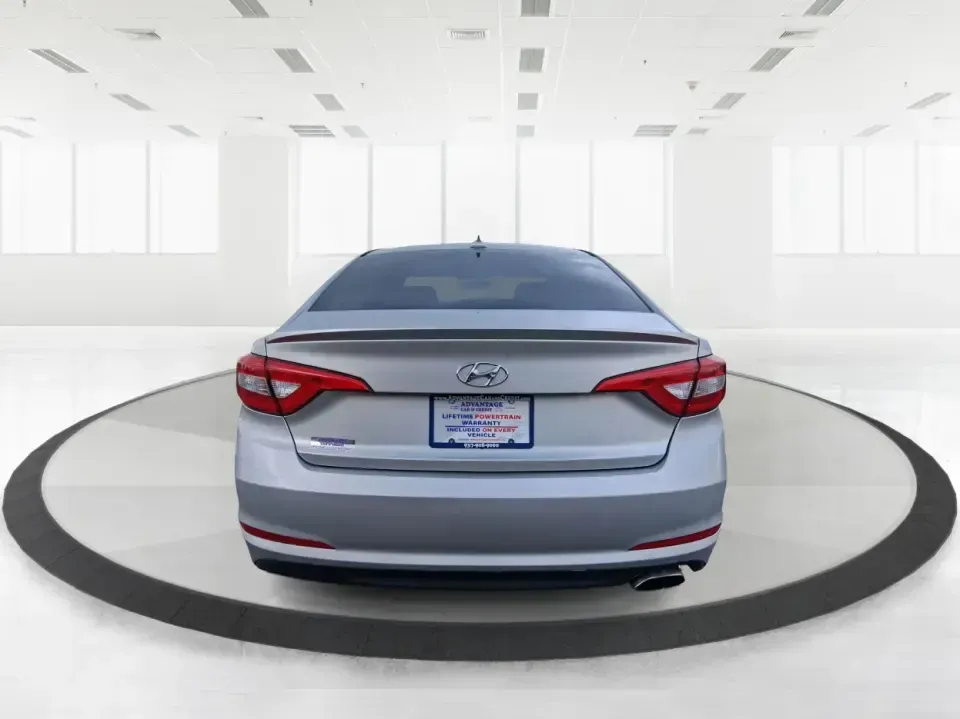 2015 Hyundai Sonata SE (5NPE24AFXFH) with an 2.4L L4 DOHC 16V engine, 7-Speed Automatic transmission, located at 8750 N County Rd 25A, Piqua, OH, 45356, (937) 908-9800, 40.164391, -84.232513 - Need a dependable daily commuter that still feels comfortable for weekend getaways to Dayton, Tipp City, or a quick escape to Charleston Falls Preserve? This 2015 Hyundai Sonata SE in Symphony Silver is a smart, budget-friendly sedan that fits real life in Troy, Ohio-easy to park downtown, smooth on - Photo#3