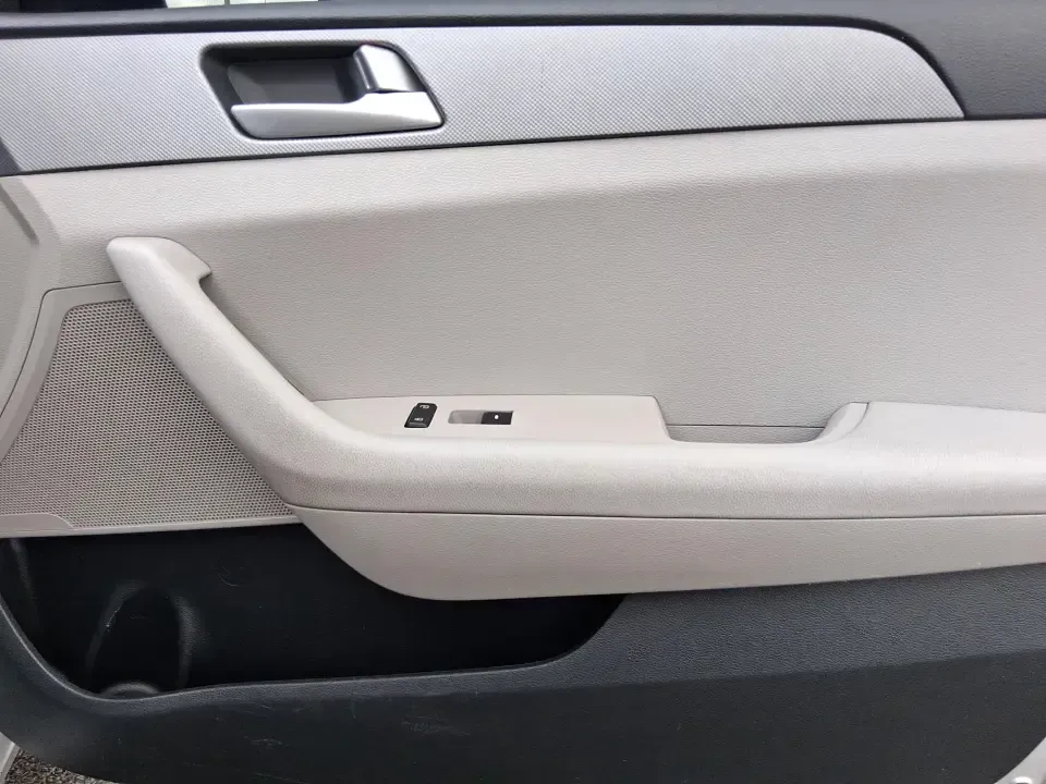 2015 Hyundai Sonata SE (5NPE24AFXFH) with an 2.4L L4 DOHC 16V engine, 7-Speed Automatic transmission, located at 8750 N County Rd 25A, Piqua, OH, 45356, (937) 908-9800, 40.164391, -84.232513 - Need a dependable daily commuter that still feels comfortable for weekend getaways to Dayton, Tipp City, or a quick escape to Charleston Falls Preserve? This 2015 Hyundai Sonata SE in Symphony Silver is a smart, budget-friendly sedan that fits real life in Troy, Ohio-easy to park downtown, smooth on - Photo#18