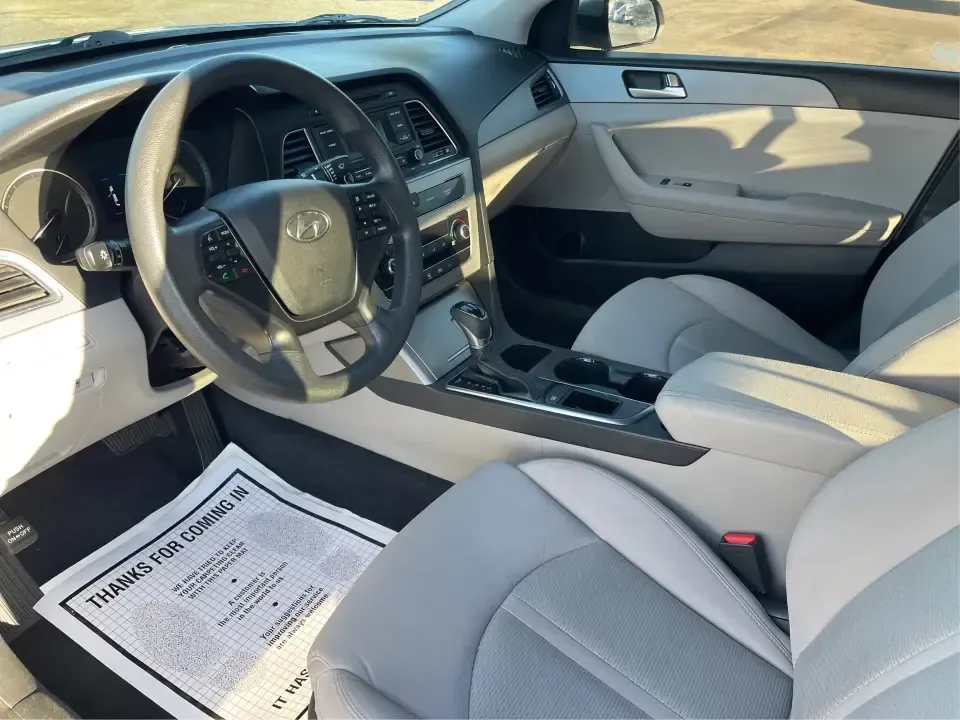2015 Hyundai Sonata SE (5NPE24AFXFH) with an 2.4L L4 DOHC 16V engine, 7-Speed Automatic transmission, located at 1951 S Dayton Lakeview Rd., New Carlisle, OH, 45344, (937) 908-9800, 39.890999, -84.050255 - Need a dependable daily commuter that still feels comfortable for weekend getaways to Dayton, Tipp City, or a quick escape to Charleston Falls Preserve? This 2015 Hyundai Sonata SE in Symphony Silver is a smart, budget-friendly sedan that fits real life in Troy, Ohio-easy to park downtown, smooth on - Photo#9