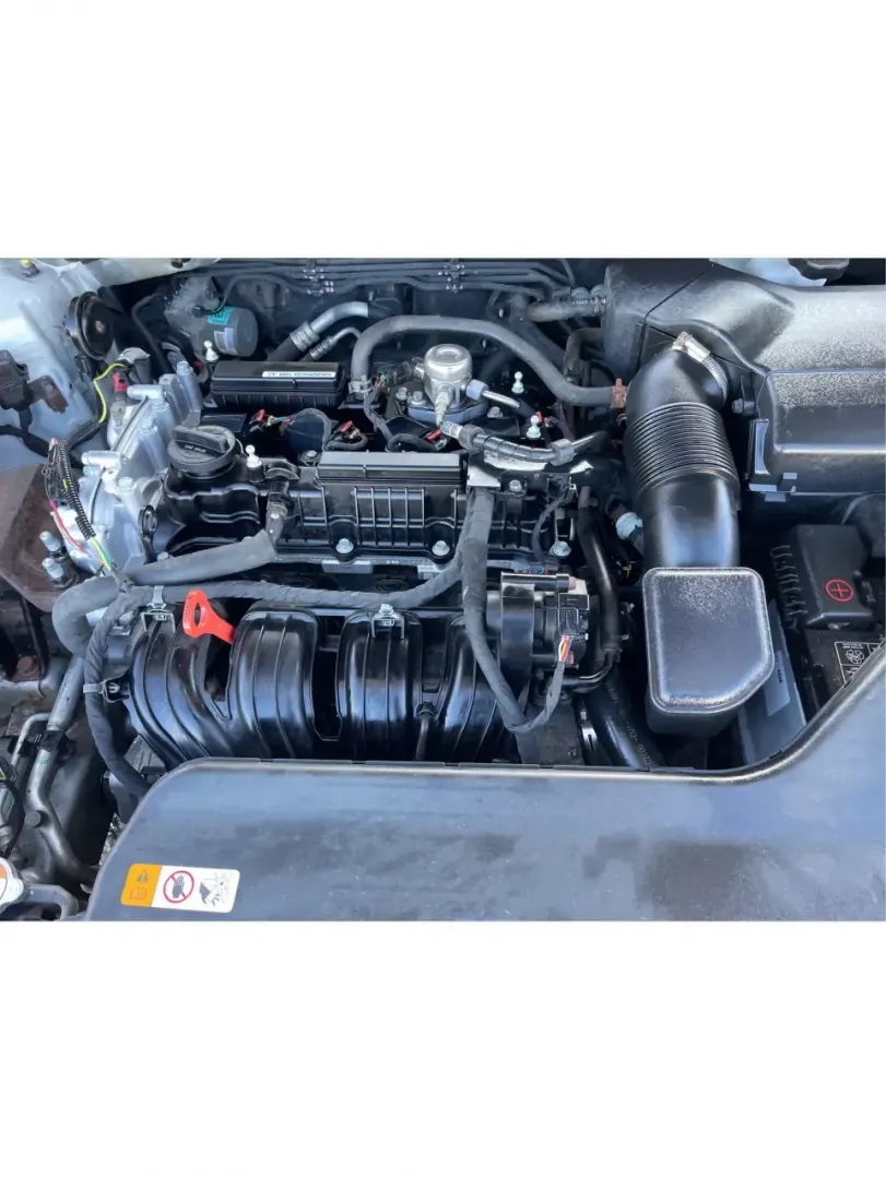 2015 Hyundai Sonata SE (5NPE24AFXFH) with an 2.4L L4 DOHC 16V engine, 7-Speed Automatic transmission, located at 1951 S Dayton Lakeview Rd., New Carlisle, OH, 45344, (937) 908-9800, 39.890999, -84.050255 - Need a dependable daily commuter that still feels comfortable for weekend getaways to Dayton, Tipp City, or a quick escape to Charleston Falls Preserve? This 2015 Hyundai Sonata SE in Symphony Silver is a smart, budget-friendly sedan that fits real life in Troy, Ohio-easy to park downtown, smooth on - Photo#11