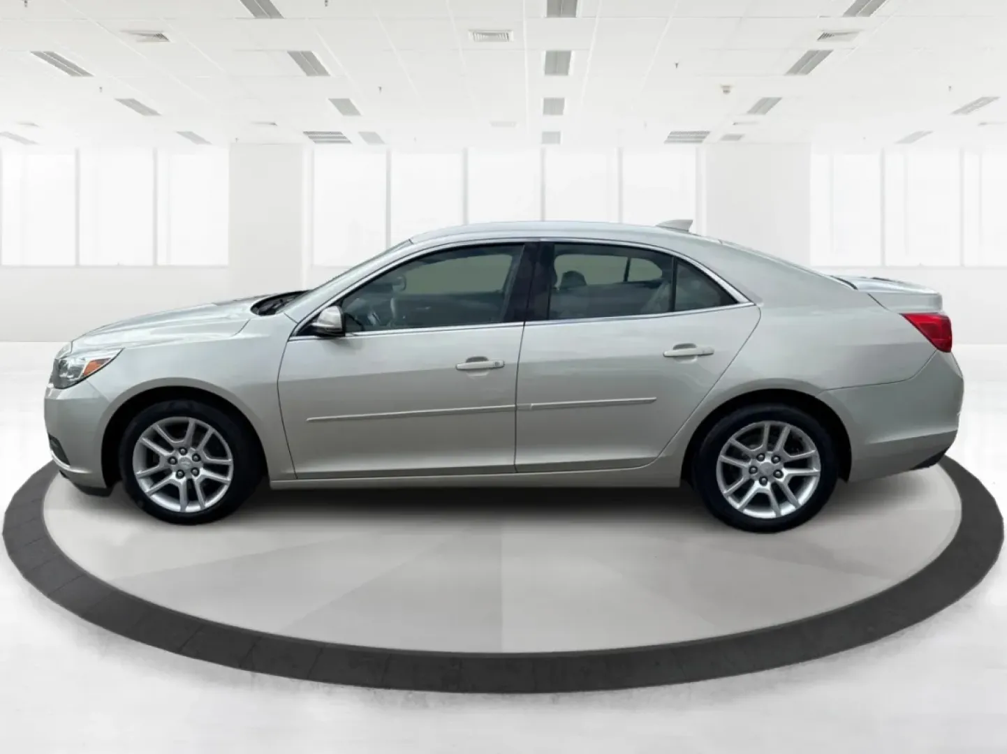 2015 Chevrolet Malibu 1LT (1G11C5SL5FF) with an ECOTEC 2.5L I-4 gasoline direct injection engine, located at 1951 S Dayton Lakeview Rd., New Carlisle, OH, 45344, (937) 908-9800, 39.890999, -84.050255 - Are you in the market for a reliable sedan that's perfect for daily commutes and weekend getaways alike? Look no further than this stunning 2015 Chevrolet Malibu 1LT, available now at Advantage Car and Credit in Fairborn, OH. This vehicle is not just a car; it's a lifestyle upgrade designed for budg - Photo#5