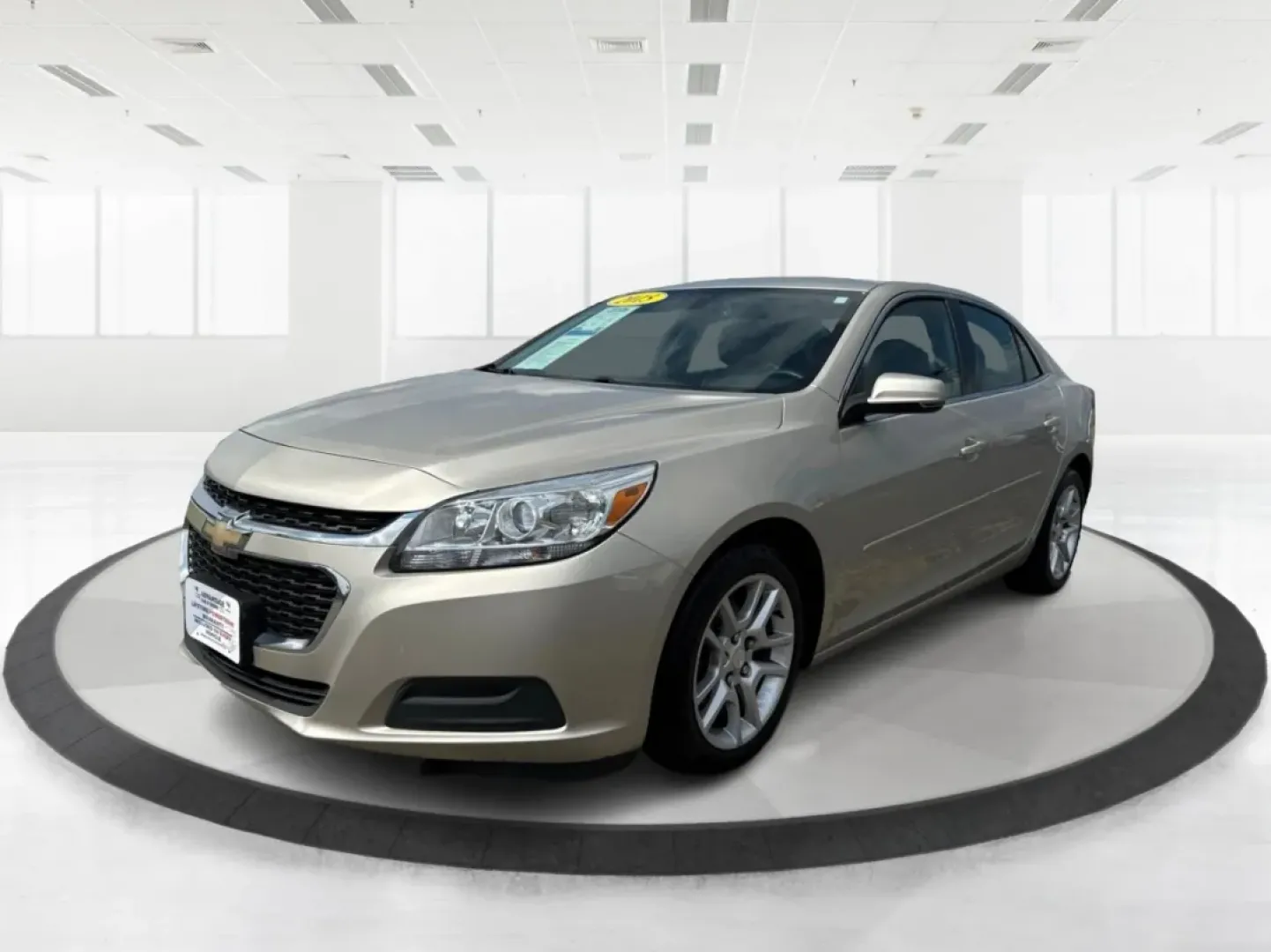 2015 Chevrolet Malibu 1LT (1G11C5SL5FF) with an ECOTEC 2.5L I-4 gasoline direct injection engine, located at 1951 S Dayton Lakeview Rd., New Carlisle, OH, 45344, (937) 908-9800, 39.890999, -84.050255 - Are you in the market for a reliable sedan that's perfect for daily commutes and weekend getaways alike? Look no further than this stunning 2015 Chevrolet Malibu 1LT, available now at Advantage Car and Credit in Fairborn, OH. This vehicle is not just a car; it's a lifestyle upgrade designed for budg - Photo#8