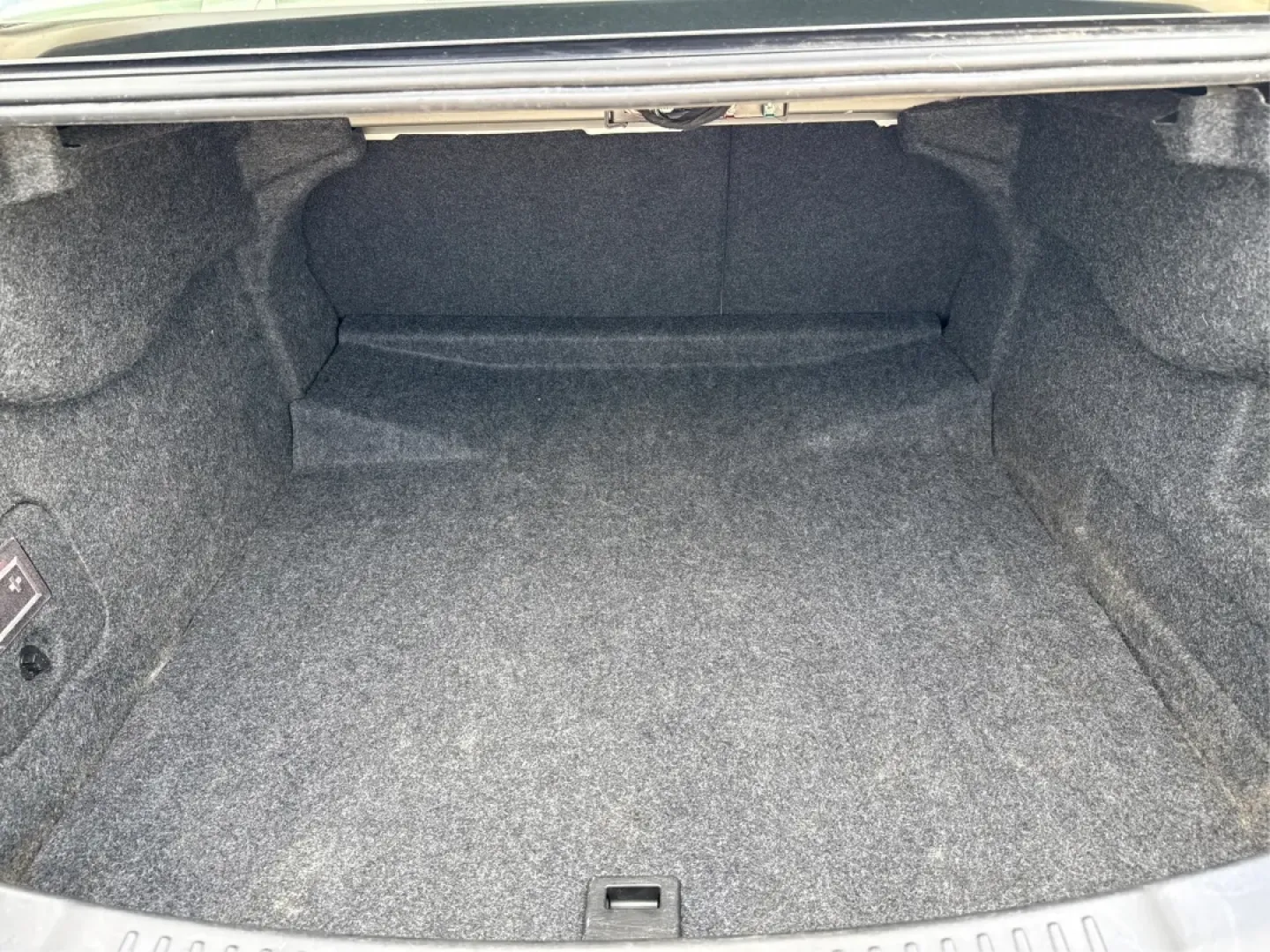 2015 Chevrolet Malibu 1LT (1G11C5SL5FF) with an ECOTEC 2.5L I-4 gasoline direct injection engine, located at 1951 S Dayton Lakeview Rd., New Carlisle, OH, 45344, (937) 908-9800, 39.890999, -84.050255 - Are you in the market for a reliable sedan that's perfect for daily commutes and weekend getaways alike? Look no further than this stunning 2015 Chevrolet Malibu 1LT, available now at Advantage Car and Credit in Fairborn, OH. This vehicle is not just a car; it's a lifestyle upgrade designed for budg - Photo#12