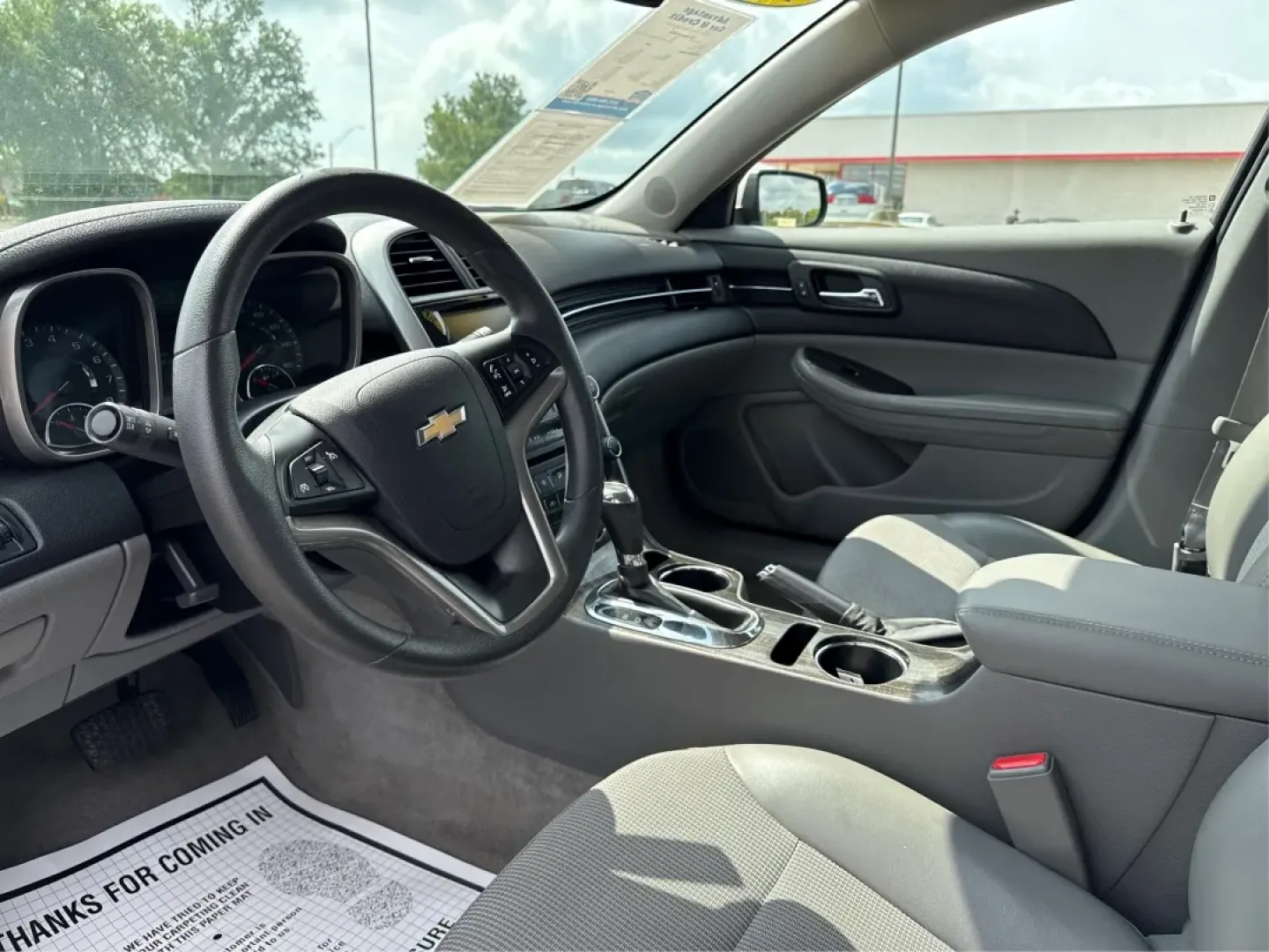 2015 Chevrolet Malibu 1LT (1G11C5SL5FF) with an ECOTEC 2.5L I-4 gasoline direct injection engine, located at 1230 East Main St, Xenia, OH, 45385, (937) 908-9800, 39.688026, -83.910172 - Are you in the market for a reliable sedan that's perfect for daily commutes and weekend getaways alike? Look no further than this stunning 2015 Chevrolet Malibu 1LT, available now at Advantage Car and Credit in Fairborn, OH. This vehicle is not just a car; it's a lifestyle upgrade designed for budg - Photo#9