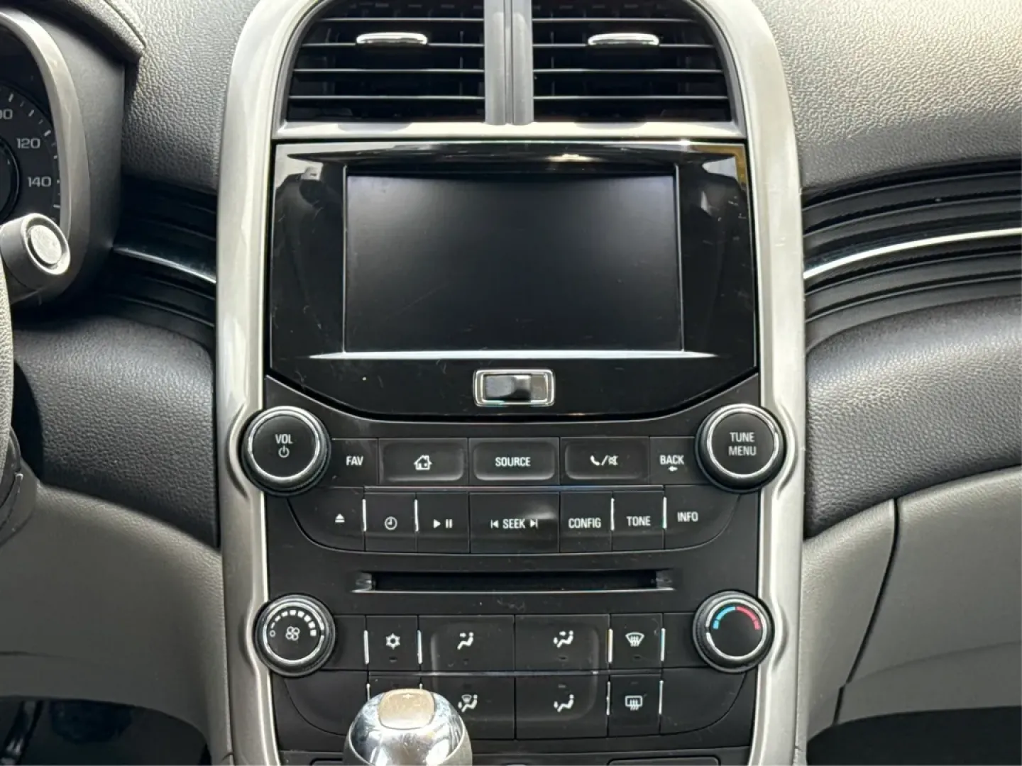 2015 Chevrolet Malibu 1LT (1G11C5SL5FF) with an ECOTEC 2.5L I-4 gasoline direct injection engine, located at 1230 East Main St, Xenia, OH, 45385, (937) 908-9800, 39.688026, -83.910172 - Are you in the market for a reliable sedan that's perfect for daily commutes and weekend getaways alike? Look no further than this stunning 2015 Chevrolet Malibu 1LT, available now at Advantage Car and Credit in Fairborn, OH. This vehicle is not just a car; it's a lifestyle upgrade designed for budg - Photo#13