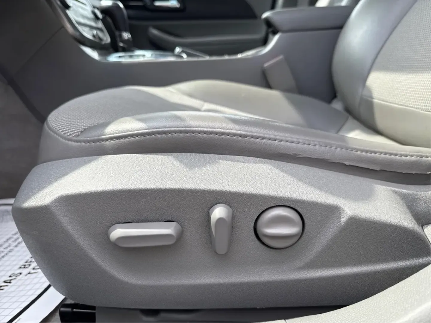 2015 Chevrolet Malibu 1LT (1G11C5SL5FF) with an ECOTEC 2.5L I-4 gasoline direct injection engine, located at 1230 East Main St, Xenia, OH, 45385, (937) 908-9800, 39.688026, -83.910172 - Are you in the market for a reliable sedan that's perfect for daily commutes and weekend getaways alike? Look no further than this stunning 2015 Chevrolet Malibu 1LT, available now at Advantage Car and Credit in Fairborn, OH. This vehicle is not just a car; it's a lifestyle upgrade designed for budg - Photo#18