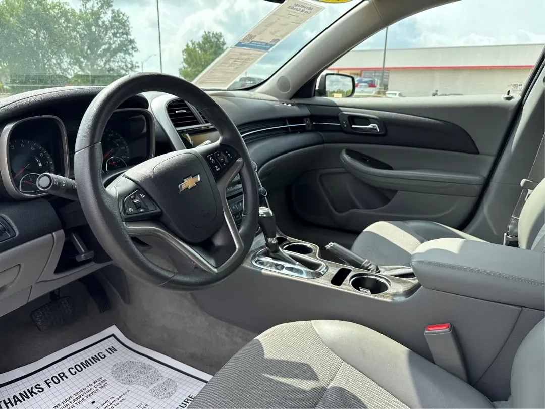 2015 Chevrolet Malibu 1LT (1G11C5SL5FF) with an ECOTEC 2.5L I-4 gasoline direct injection engine, located at 1184 Kauffman Ave, Fairborn, OH, 45324, (937) 908-9800, 39.807072, -84.030914 - Are you in the market for a reliable sedan that's perfect for daily commutes and weekend getaways alike? Look no further than this stunning 2015 Chevrolet Malibu 1LT, available now at Advantage Car and Credit in Fairborn, OH. This vehicle is not just a car; it's a lifestyle upgrade designed for budg - Photo#9