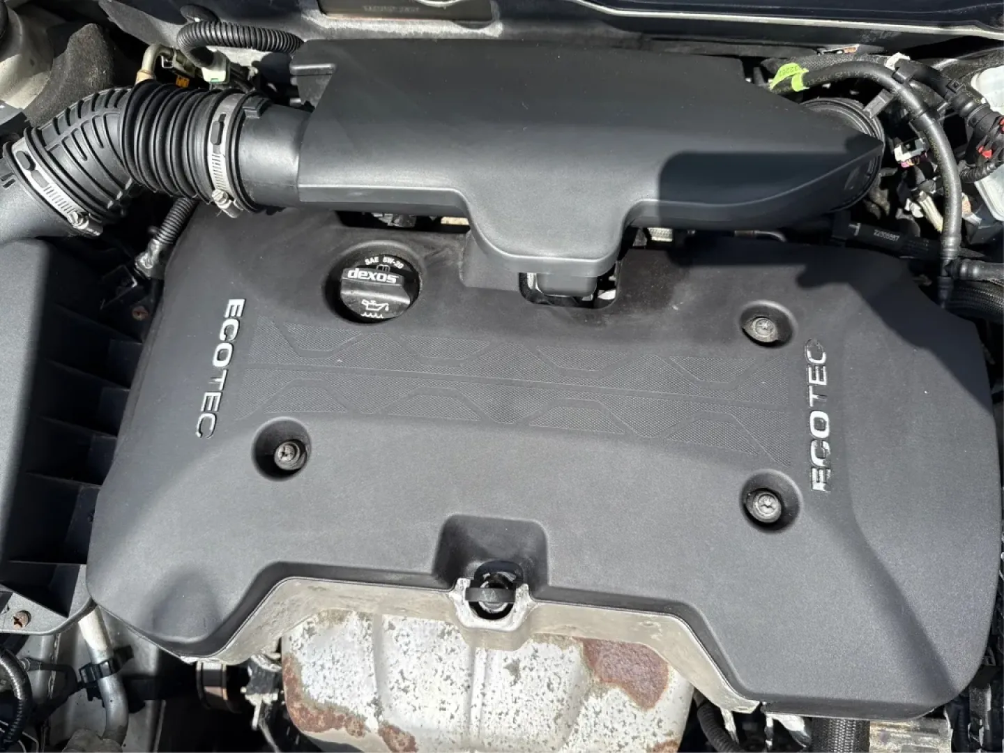 2015 Chevrolet Malibu 1LT (1G11C5SL5FF) with an ECOTEC 2.5L I-4 gasoline direct injection engine, located at 1184 Kauffman Ave, Fairborn, OH, 45324, (937) 908-9800, 39.807072, -84.030914 - Are you in the market for a reliable sedan that's perfect for daily commutes and weekend getaways alike? Look no further than this stunning 2015 Chevrolet Malibu 1LT, available now at Advantage Car and Credit in Fairborn, OH. This vehicle is not just a car; it's a lifestyle upgrade designed for budg - Photo#11