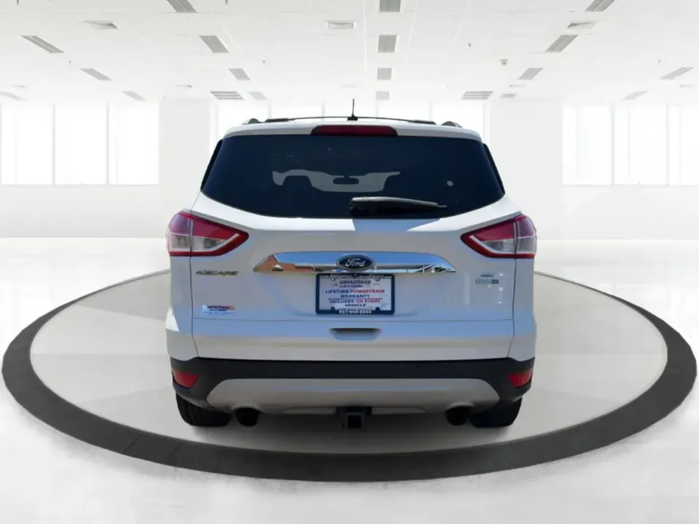 2015 Ford Escape SE (1FMCU9G92FU) with an EcoBoost 1.6L I-4 gasoline direct injection engine, 6-Speed Automatic transmission, located at 401 Woodman Dr, Riverside, OH, 45431, (937) 908-9800, 39.760899, -84.123421 - Need a do-it-all SUV for Dayton-area commutes, school drop-offs, and spontaneous weekend getaways? This 2015 Ford Escape SE 4WD is built for real life in Riverside, Ohio-comfortable for daily runs down Woodman Dr, confident on slick winter mornings, and efficient enough for longer drives toward Down- Photo#3