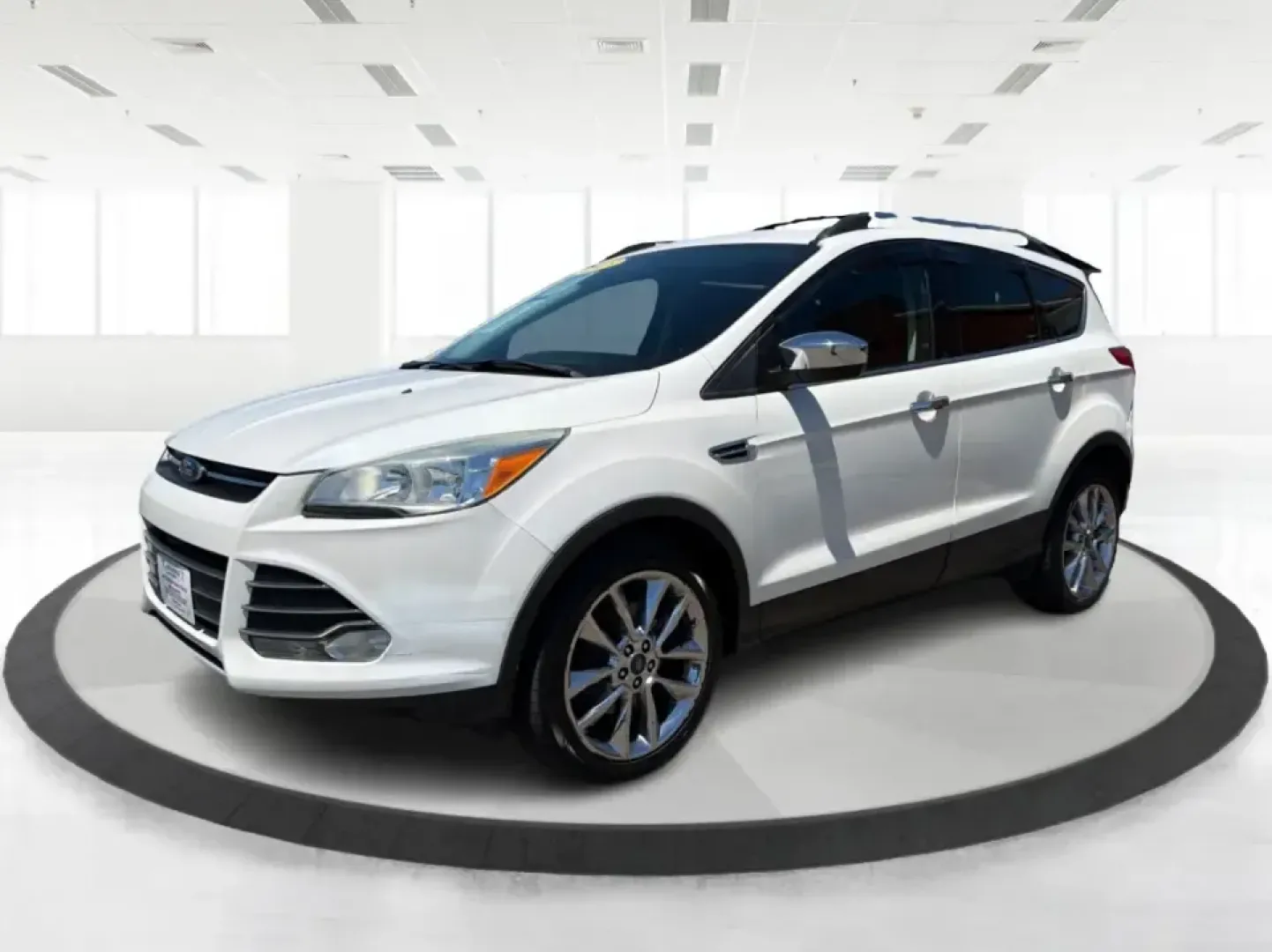 2015 Ford Escape SE (1FMCU9G92FU) with an EcoBoost 1.6L I-4 gasoline direct injection engine, 6-Speed Automatic transmission, located at 401 Woodman Dr, Riverside, OH, 45431, (937) 908-9800, 39.760899, -84.123421 - Need a do-it-all SUV for Dayton-area commutes, school drop-offs, and spontaneous weekend getaways? This 2015 Ford Escape SE 4WD is built for real life in Riverside, Ohio-comfortable for daily runs down Woodman Dr, confident on slick winter mornings, and efficient enough for longer drives toward Down- Photo#8
