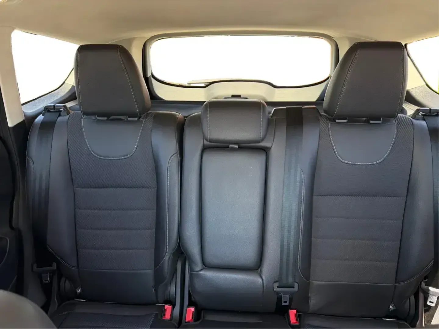 2015 Ford Escape SE (1FMCU9G92FU) with an EcoBoost 1.6L I-4 gasoline direct injection engine, 6-Speed Automatic transmission, located at 401 Woodman Dr, Riverside, OH, 45431, (937) 908-9800, 39.760899, -84.123421 - Need a do-it-all SUV for Dayton-area commutes, school drop-offs, and spontaneous weekend getaways? This 2015 Ford Escape SE 4WD is built for real life in Riverside, Ohio-comfortable for daily runs down Woodman Dr, confident on slick winter mornings, and efficient enough for longer drives toward Down- Photo#14