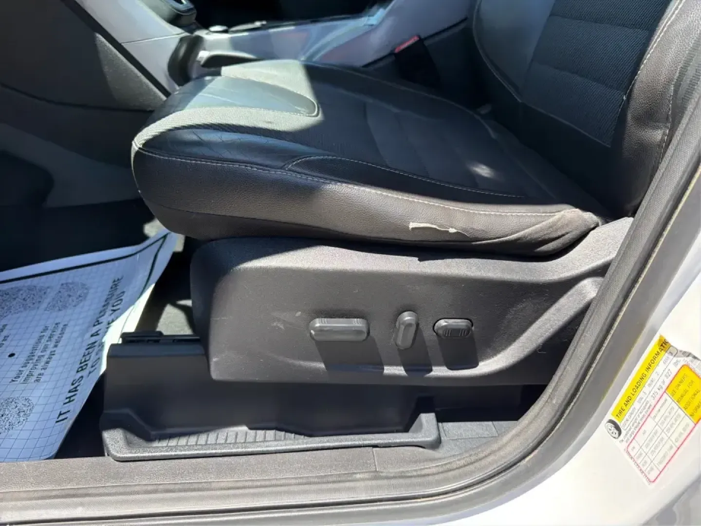 2015 Ford Escape SE (1FMCU9G92FU) with an EcoBoost 1.6L I-4 gasoline direct injection engine, 6-Speed Automatic transmission, located at 401 Woodman Dr, Riverside, OH, 45431, (937) 908-9800, 39.760899, -84.123421 - Need a do-it-all SUV for Dayton-area commutes, school drop-offs, and spontaneous weekend getaways? This 2015 Ford Escape SE 4WD is built for real life in Riverside, Ohio-comfortable for daily runs down Woodman Dr, confident on slick winter mornings, and efficient enough for longer drives toward Down- Photo#18