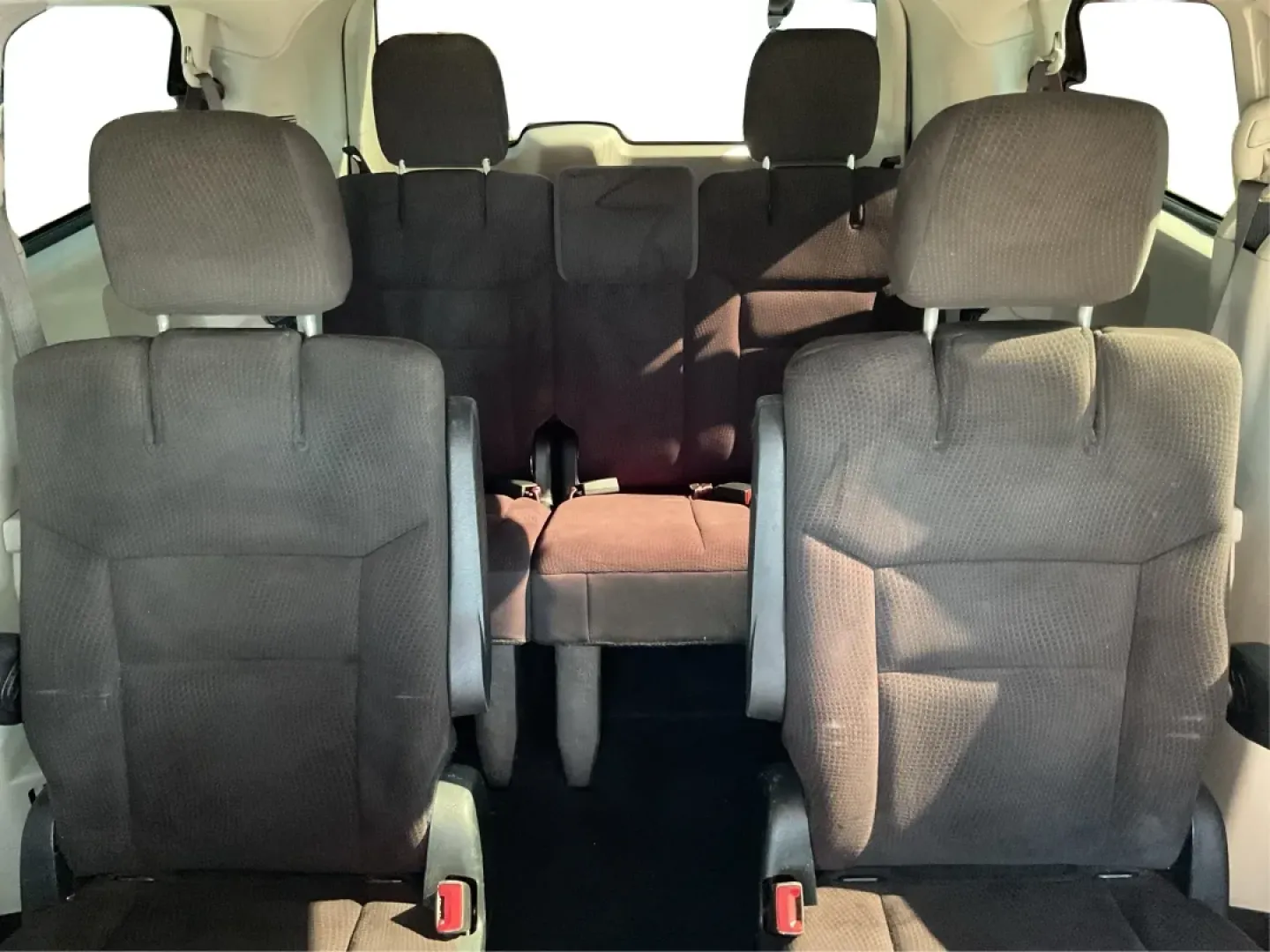 2018 Dodge Grand Caravan SE (2C4RDGBG5JR) with an Pentastar 3.6L V-6 DOHC engine, located at 4508 South Dixie Dr, Moraine, OH, 45439, (937) 908-9800, 39.689976, -84.218452 - **Explore the Open Road in Style with the 2018 Dodge Grand Caravan Perfect for Families on the Go!**<br /> <br /> Are you searching for a reliable vehicle that caters to your family's needs while offering comfort and versatility? Look no further than the 2018 Dodge Grand Caravan SE, available now a - Photo#14