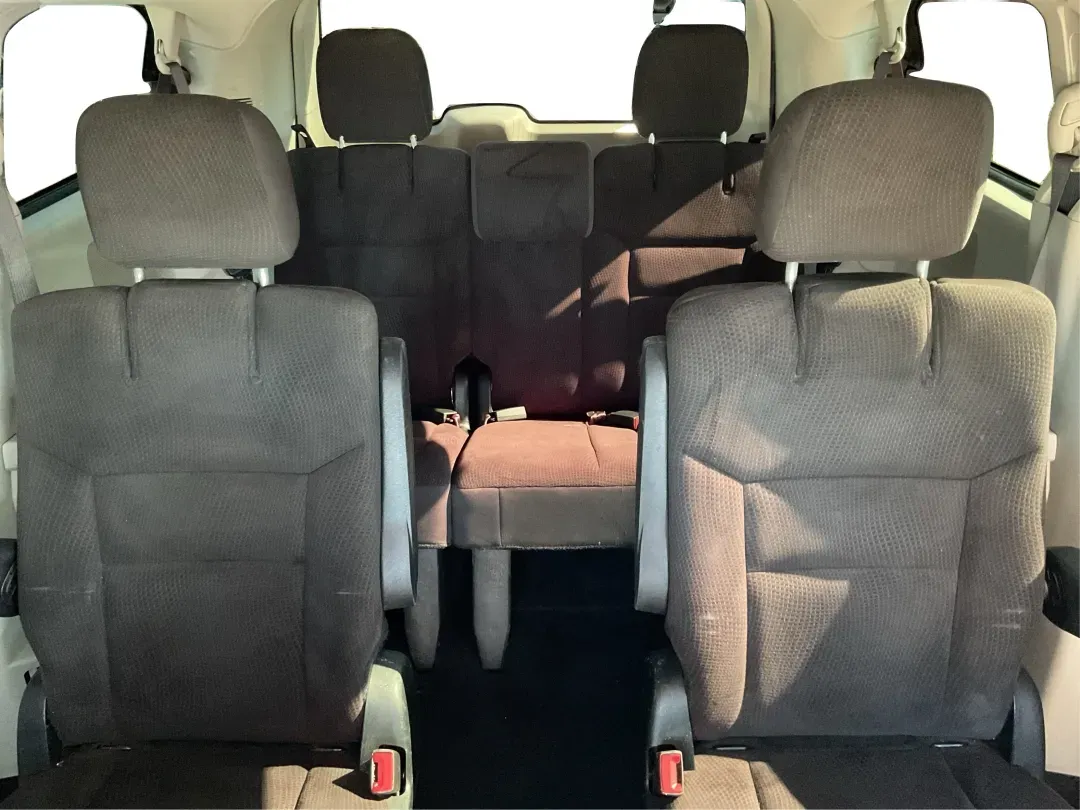 2018 Dodge Grand Caravan SE (2C4RDGBG5JR) with an Pentastar 3.6L V-6 DOHC engine, located at 4508 South Dixie Dr, Moraine, OH, 45439, (937) 908-9800, 39.689976, -84.218452 - **Explore the Open Road in Style with the 2018 Dodge Grand Caravan Perfect for Families on the Go!**<br /> <br /> Are you searching for a reliable vehicle that caters to your family's needs while offering comfort and versatility? Look no further than the 2018 Dodge Grand Caravan SE, available now a - Photo#14