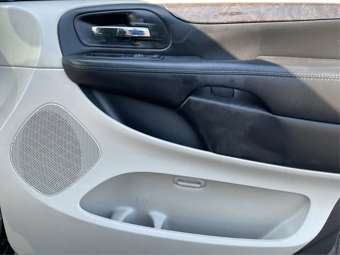 2018 Dodge Grand Caravan SE (2C4RDGBG5JR) with an Pentastar 3.6L V-6 DOHC engine, located at 4508 South Dixie Dr, Moraine, OH, 45439, (937) 908-9800, 39.689976, -84.218452 - **Explore the Open Road in Style with the 2018 Dodge Grand Caravan Perfect for Families on the Go!**<br /> <br /> Are you searching for a reliable vehicle that caters to your family's needs while offering comfort and versatility? Look no further than the 2018 Dodge Grand Caravan SE, available now a - Photo#20