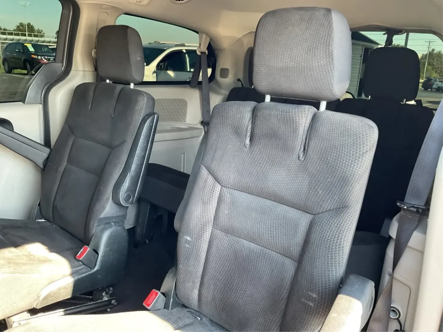 2018 Dodge Grand Caravan SE (2C4RDGBG5JR) with an Pentastar 3.6L V-6 DOHC engine, located at 1099 N County Rd 25A, Troy, OH, 45373, (937) 908-9800, 40.057079, -84.212883 - **Explore the Open Road in Style with the 2018 Dodge Grand Caravan Perfect for Families on the Go!**<br /> <br /> Are you searching for a reliable vehicle that caters to your family's needs while offering comfort and versatility? Look no further than the 2018 Dodge Grand Caravan SE, available now a - Photo#10