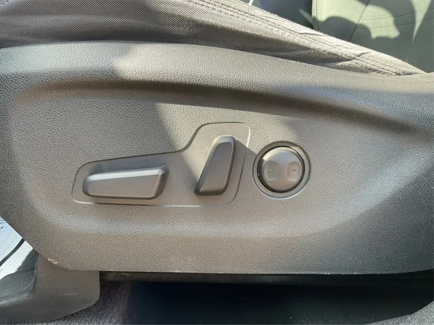 2016 Kia Sorento 2.4L LX (5XYPGDA32GG) with an 2.4L I-4 gasoline direct injection engine, located at 1099 N County Rd 25A, Troy, OH, 45373, (937) 908-9800, 40.057079, -84.212883 - Are you ready to elevate your family adventures while keeping comfort and versatility at the forefront? Look no further than this stunning 2016 Kia Sorento LX, now available at Advantage Car and Credit - Troy. Nestled in the heart of Troy, OH, at 1099 N County Rd 25A, our Buy Here Pay Here dealershi - Photo#17