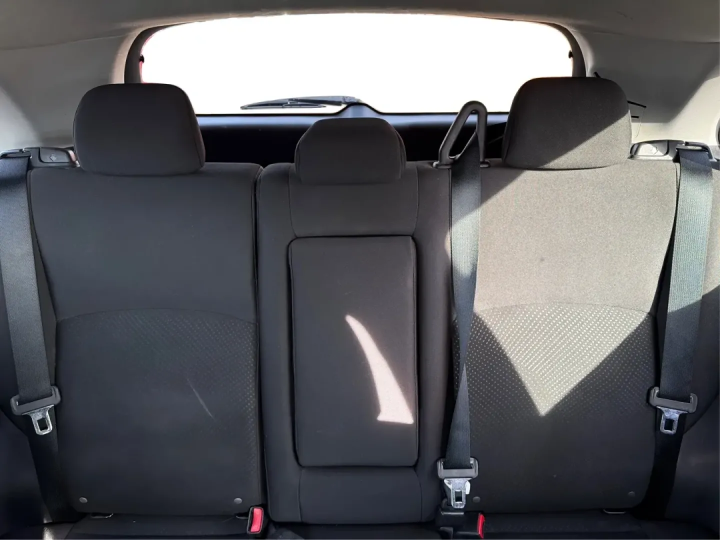 2015 Mitsubishi Outlander ES (4A4AP3AUXFE) with an 2L I-4 DOHC engine, located at 8750 N County Rd 25A, Piqua, OH, 45356, (937) 908-9800, 40.164391, -84.232513 - **Discover Adventure with the 2015 Mitsubishi Outlander - Perfect for Families and Road Trips!**<br /> <br /> At Advantage Car and Credit - Piqua, located at 8750 N County Rd 25A, Piqua, OH 45356, we understand that life is about experiences-whether it's weekend getaways, school runs, or family adve - Photo#14