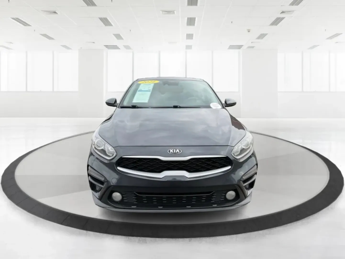2021 Kia Forte FE (3KPF24AD5ME) with an 2L I-4 DOHC engine, located at 8750 N County Rd 25A, Piqua, OH, 45356, (937) 908-9800, 40.164391, -84.232513 - Are you looking for a reliable vehicle that suits your busy lifestyle? Whether you're commuting to work, shuttling the kids to school, or planning your next weekend adventure, the 2021 Kia Forte is the perfect sedan for you. With its impressive fuel efficiency, spacious interior, and advanced featur - Photo#7
