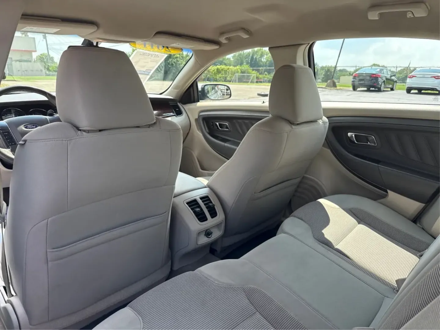 2011 Ford Taurus SEL (1FAHP2EW3BG) with an Duratec 3.5L V-6 DOHC engine, located at 880 E. National Road, Vandalia, OH, 45377, (937) 908-9800, 39.891918, -84.183594 - Experience the perfect blend of comfort, style, and reliability with the 2011 Ford Taurus SEL, a sedan that is truly designed for modern life. Whether you're commuting to work, transporting your growing family, or heading out for weekend adventures, this vehicle caters to a variety of lifestyles. Av - Photo#10