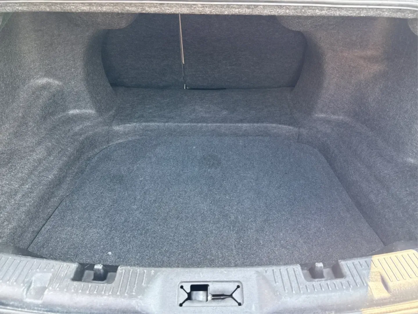 2011 Ford Taurus SEL (1FAHP2EW3BG) with an Duratec 3.5L V-6 DOHC engine, located at 880 E. National Road, Vandalia, OH, 45377, (937) 908-9800, 39.891918, -84.183594 - Experience the perfect blend of comfort, style, and reliability with the 2011 Ford Taurus SEL, a sedan that is truly designed for modern life. Whether you're commuting to work, transporting your growing family, or heading out for weekend adventures, this vehicle caters to a variety of lifestyles. Av - Photo#12