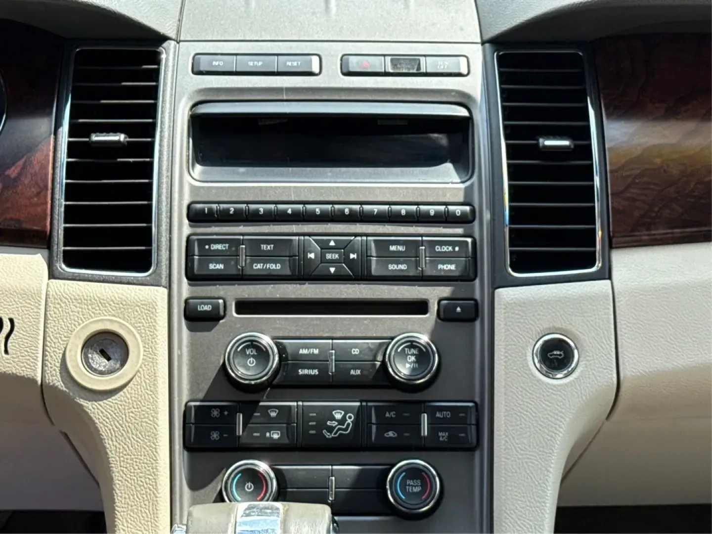 2011 Ford Taurus SEL (1FAHP2EW3BG) with an Duratec 3.5L V-6 DOHC engine, located at 880 E. National Road, Vandalia, OH, 45377, (937) 908-9800, 39.891918, -84.183594 - Experience the perfect blend of comfort, style, and reliability with the 2011 Ford Taurus SEL, a sedan that is truly designed for modern life. Whether you're commuting to work, transporting your growing family, or heading out for weekend adventures, this vehicle caters to a variety of lifestyles. Av - Photo#13