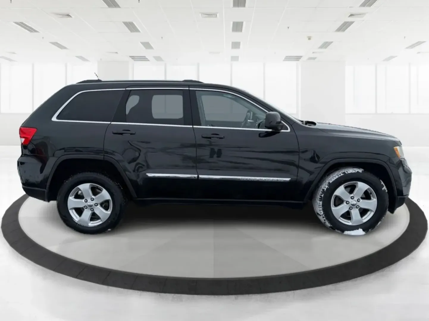 2013 Jeep Grand Cherokee Laredo (1C4RJFAGXDC) with an Other engine, located at 1099 N County Rd 25A, Troy, OH, 45373, (937) 908-9800, 40.057079, -84.212883 - **Adventure Awaits: 2013 Jeep Grand Cherokee Laredo Ready for Your Next Journey**<br /> <br /> Are you ready to tackle your next family adventure or weekend getaway? Look no further than this stunning 2013 Jeep Grand Cherokee Laredo, available now at Advantage Car and Credit in Troy, OH. This versat - Photo#1